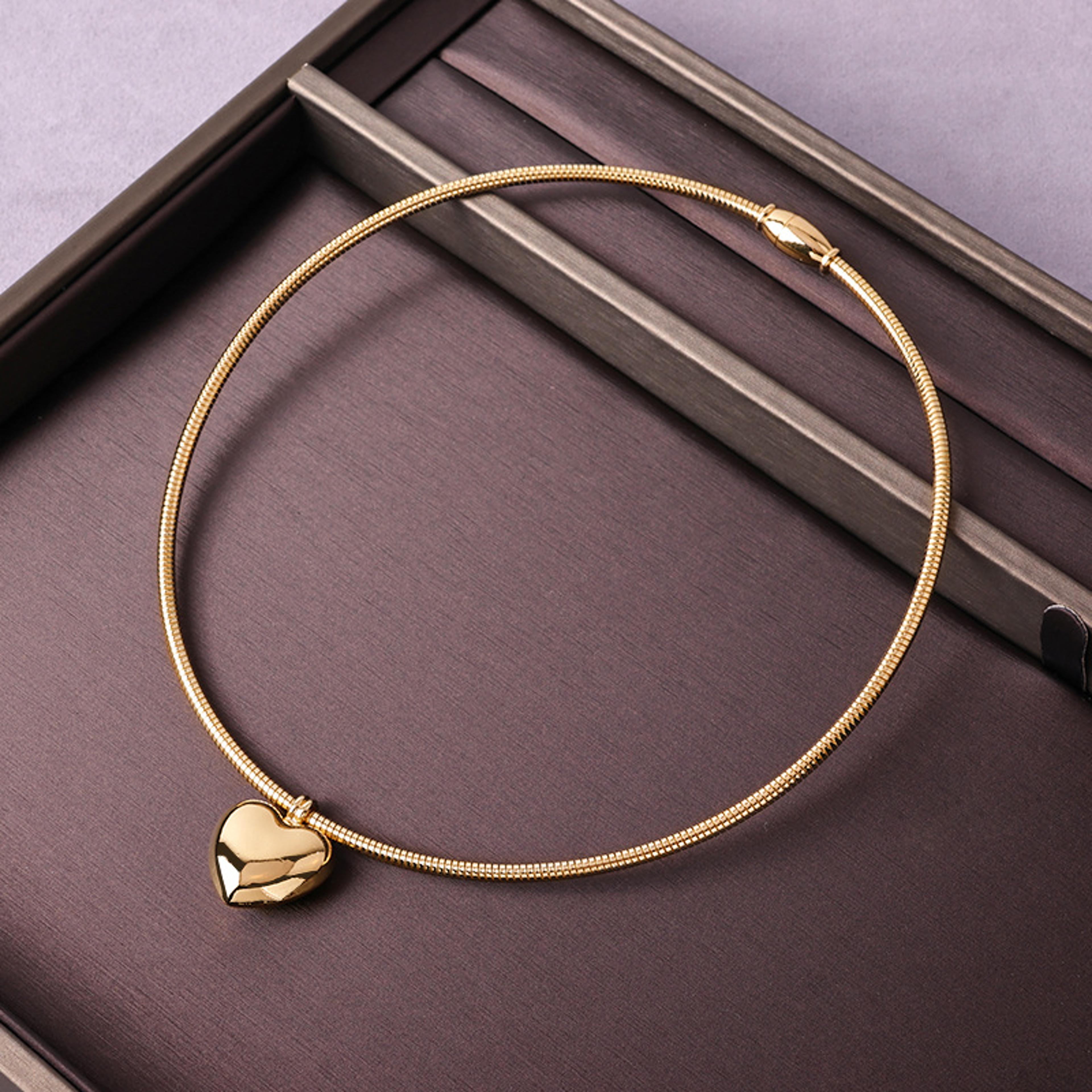 Heart Shaped Magnetic Choker Necklace With Snake Chain 1