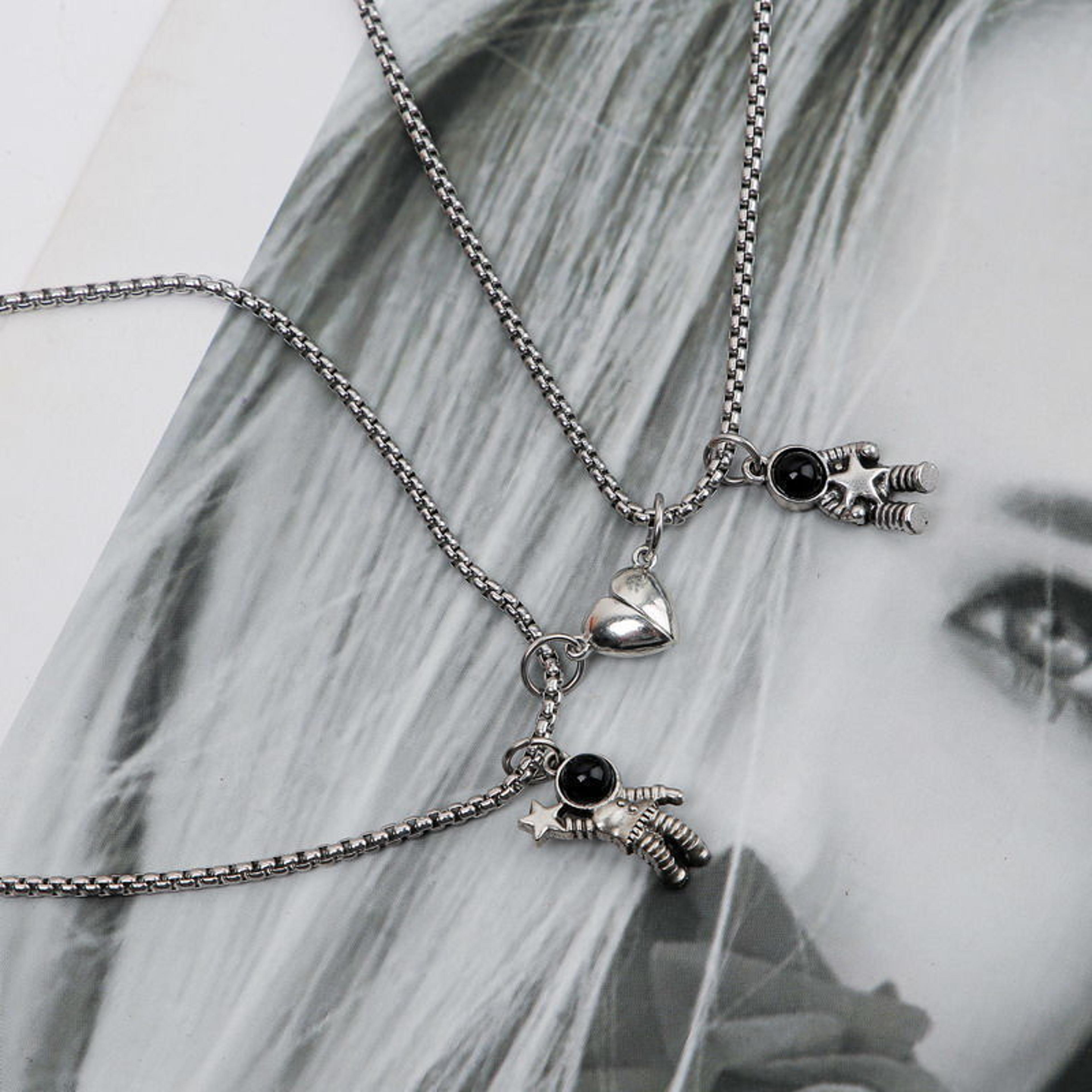 Magnetic Astronaut And Star Matching Couple Necklaces Two Piece Set 4