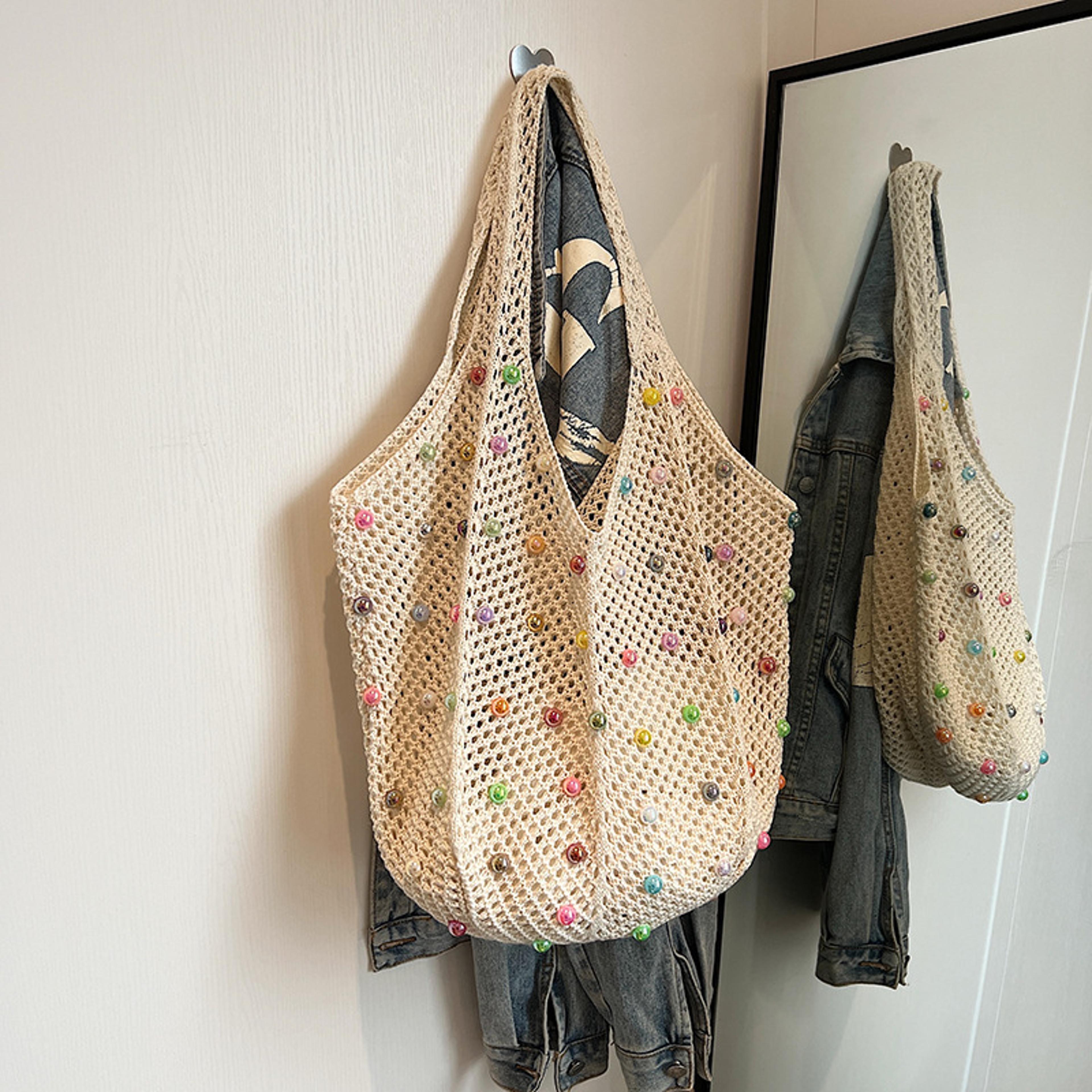 Knit Beach Handbag With Colored Pearls 3