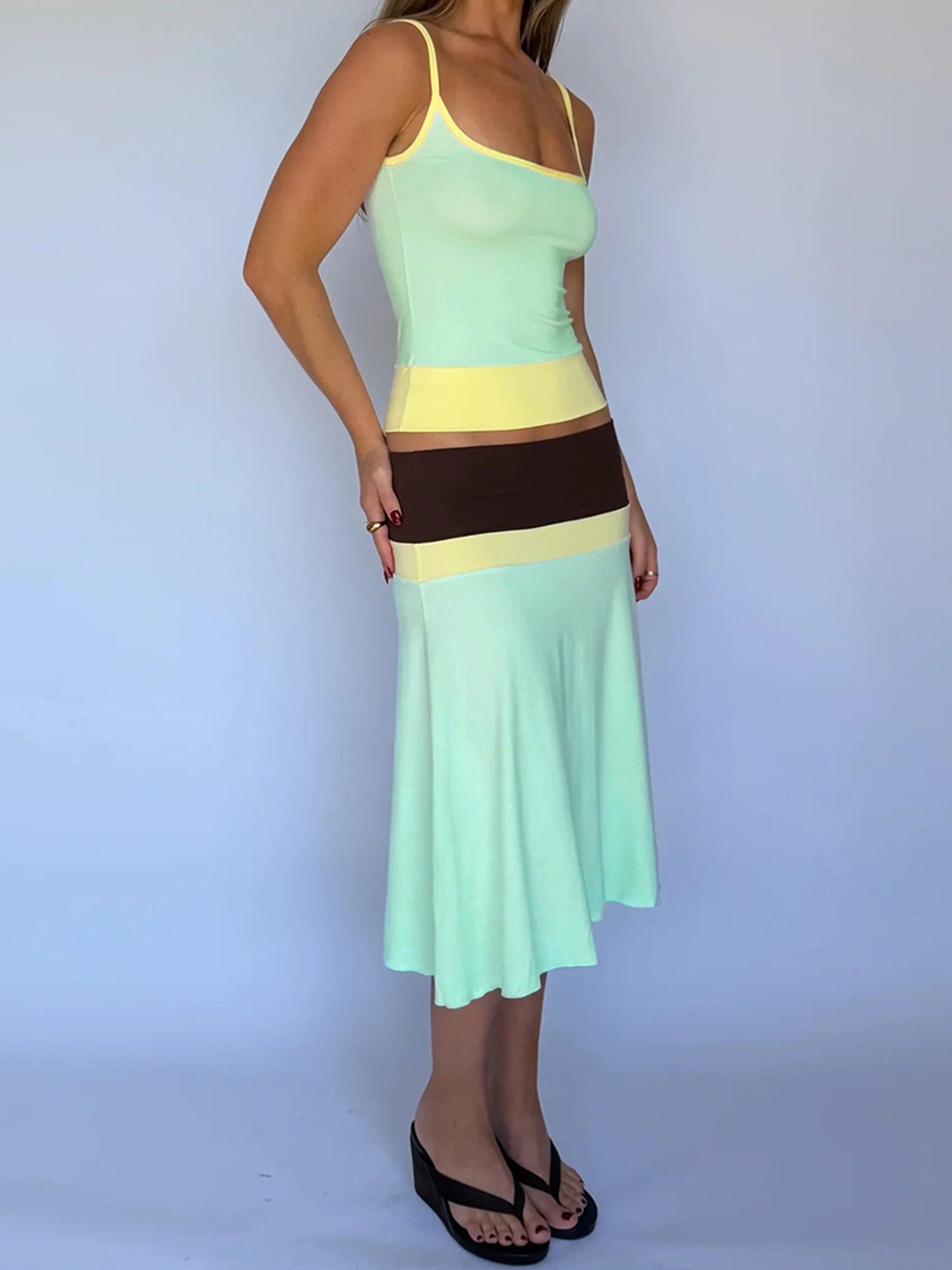 Sisterlinda Style Patchwork Two Piece Skirt Set Low Neck Backless Crop Top And Ruched Mid Skirt Mat 0