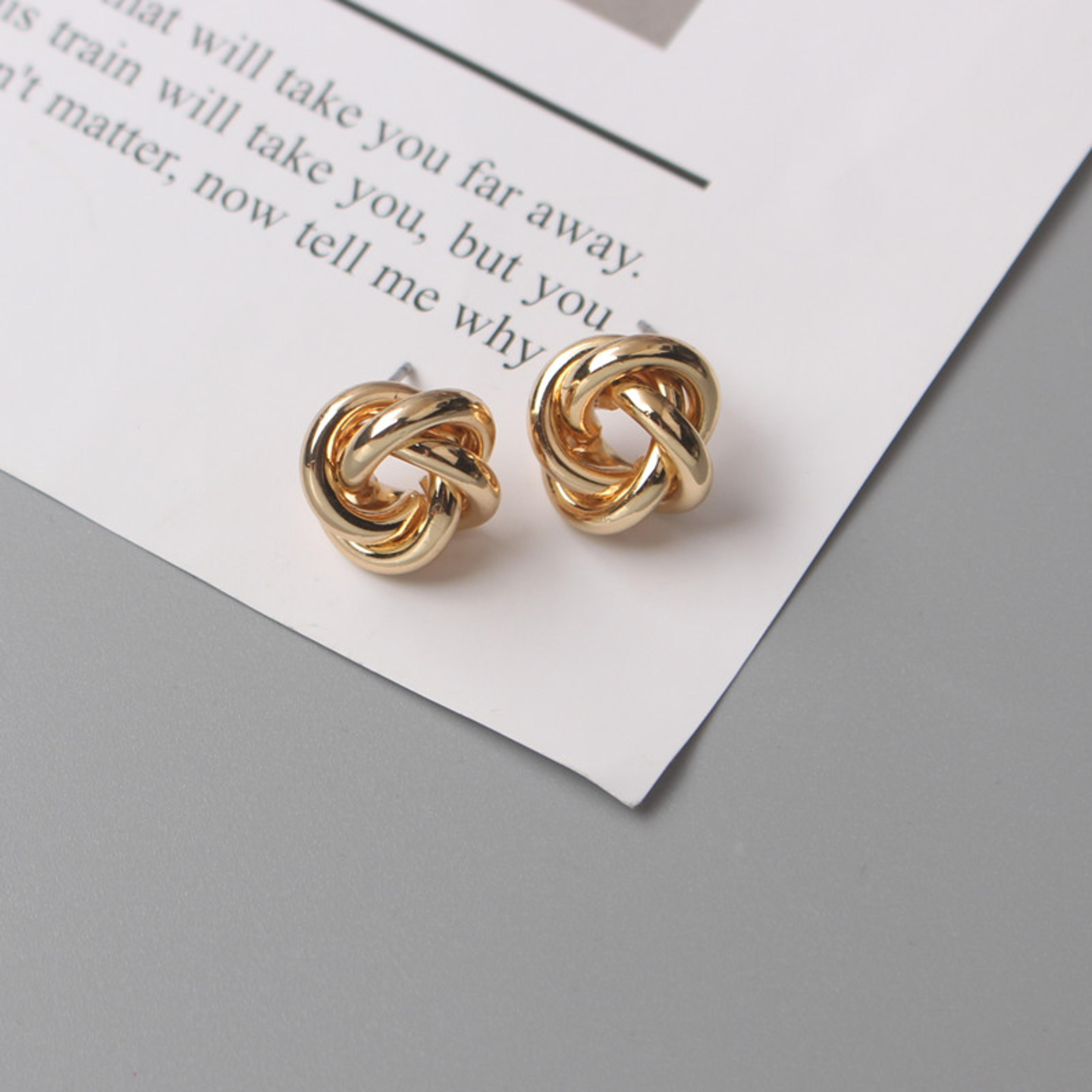 Tiny Metal Stud Earrings For Women Gold Color Twist Round Earrings Small Unusual Earrings Fashion J 4