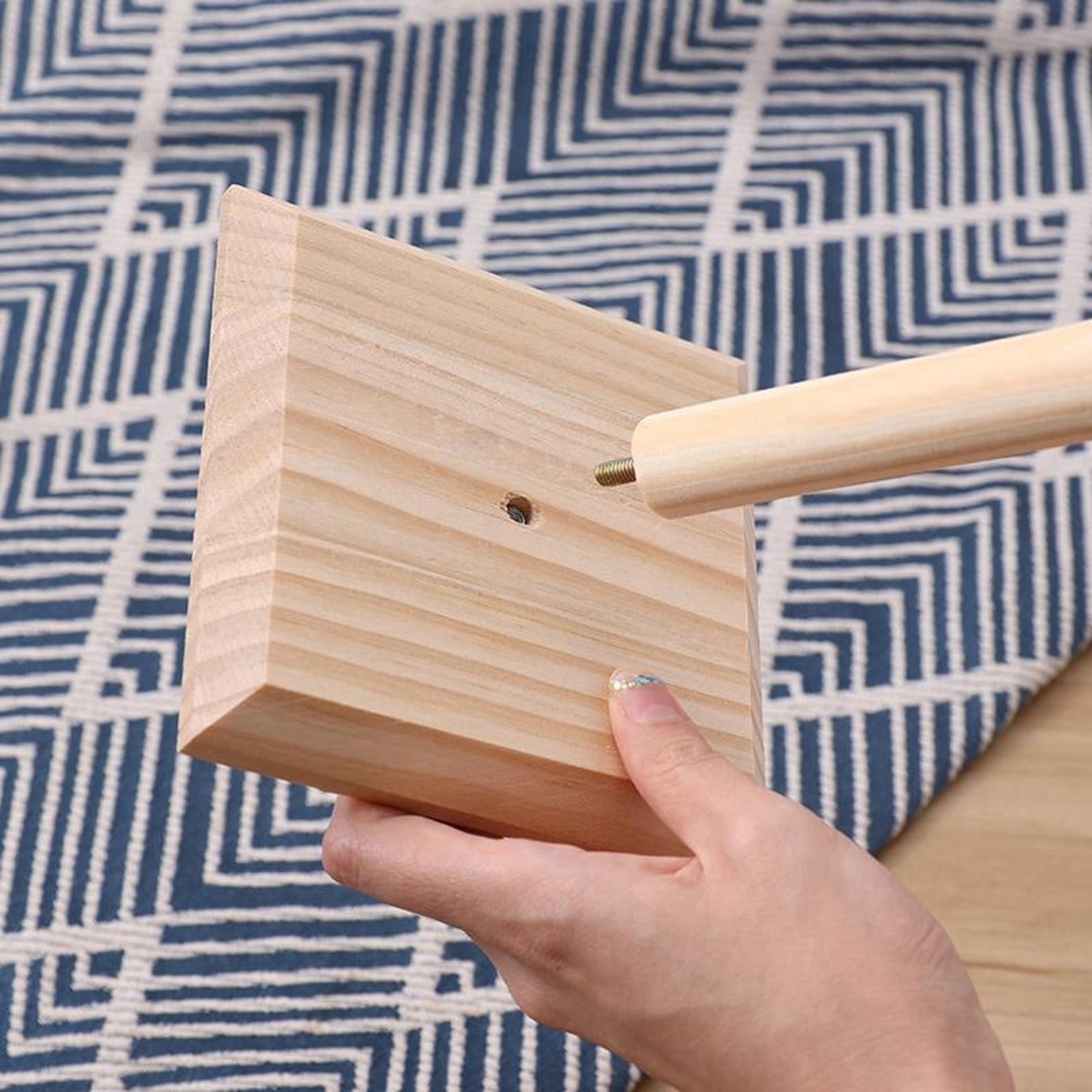 Fashionable Solid Wood Dining Table Tissue Holder Wooden Household Storage Roll Paper Holder Vertic