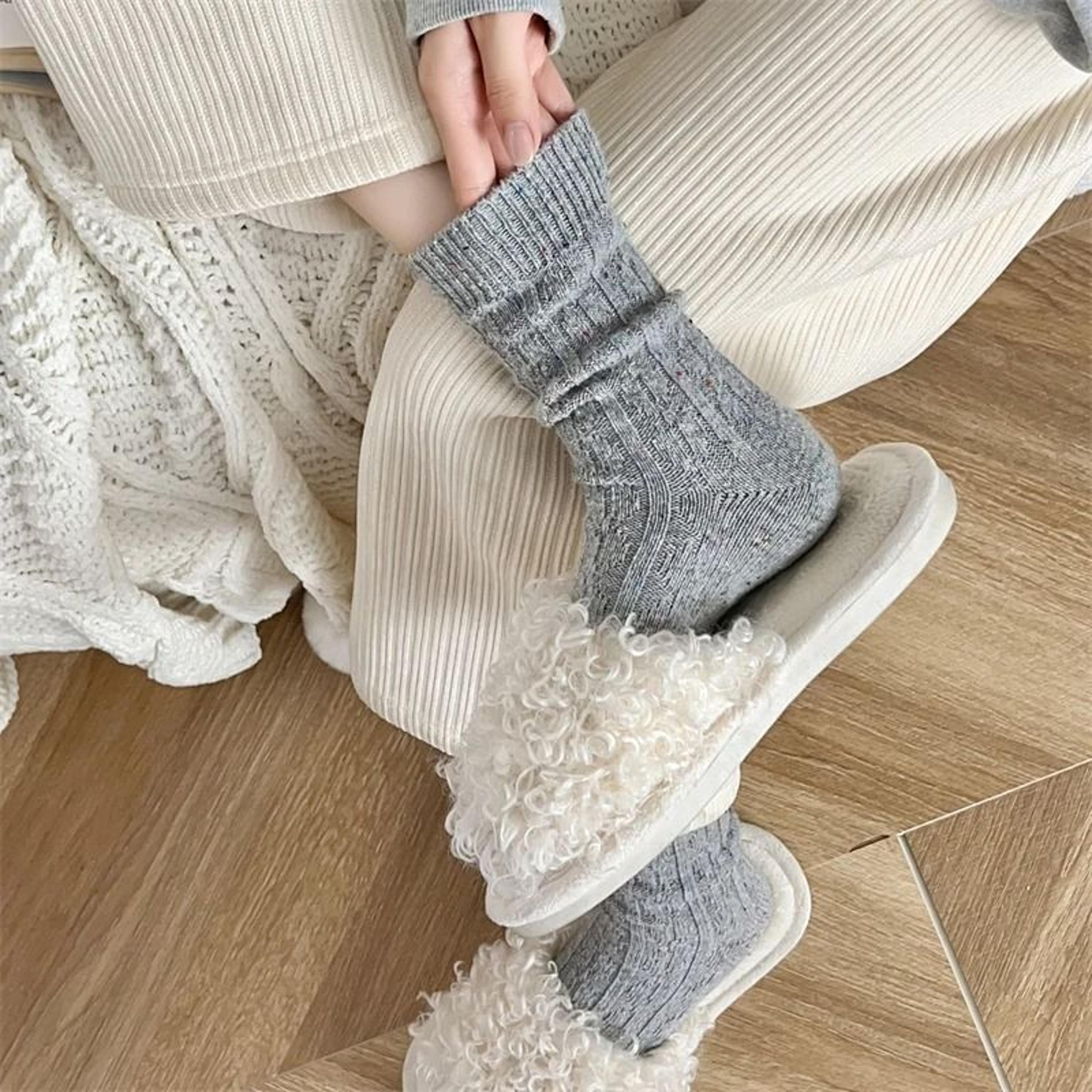 Womens Japanese Style Warm Wool Crew Socks For Winter 4