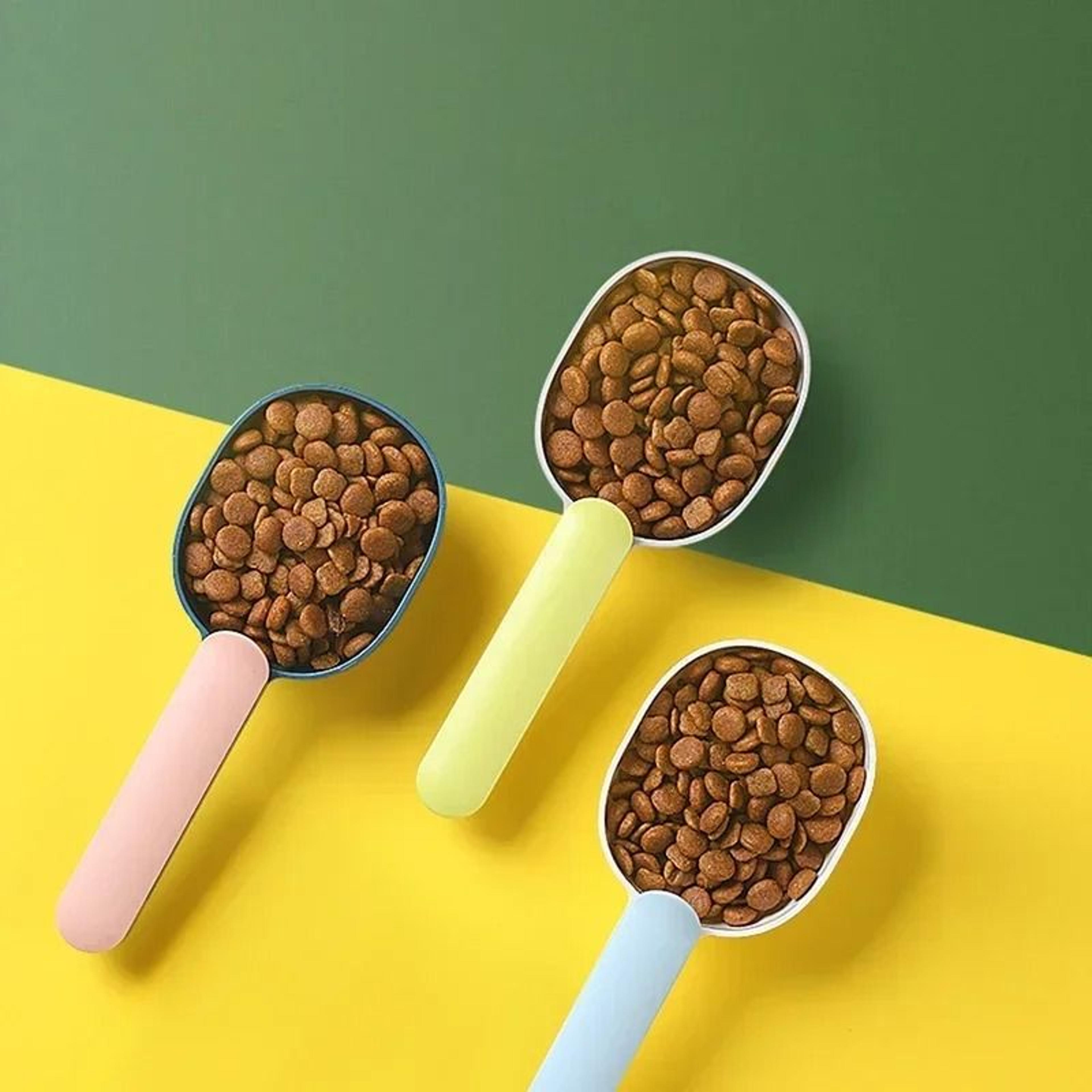 Multifunctional Pet Food Spoon With Sealed Bag Clip And Measuring Design 3