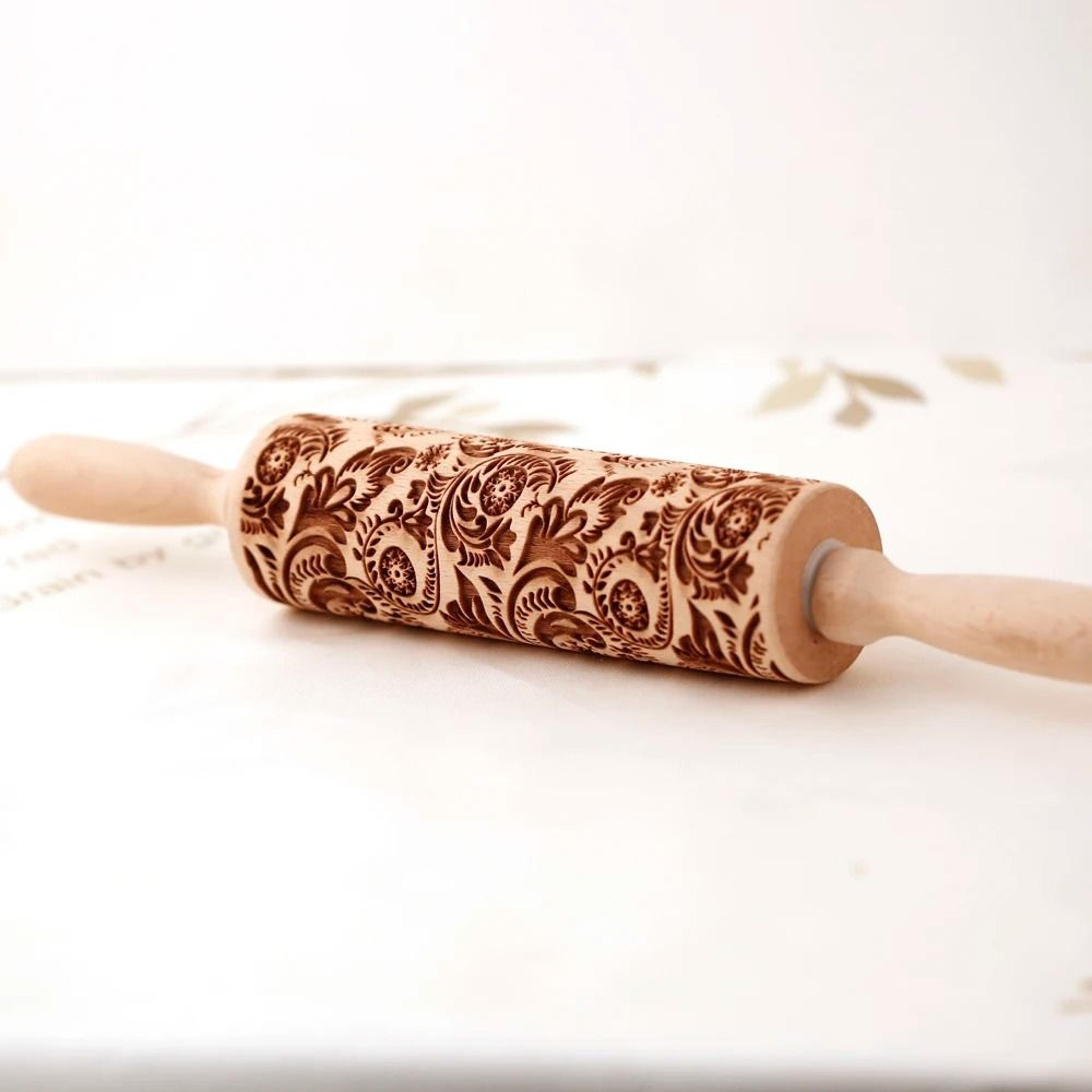 European Retro Flower Embossed Wooden Rolling Pin  Deep Engraved 3D Cookie Mold For Baking 2