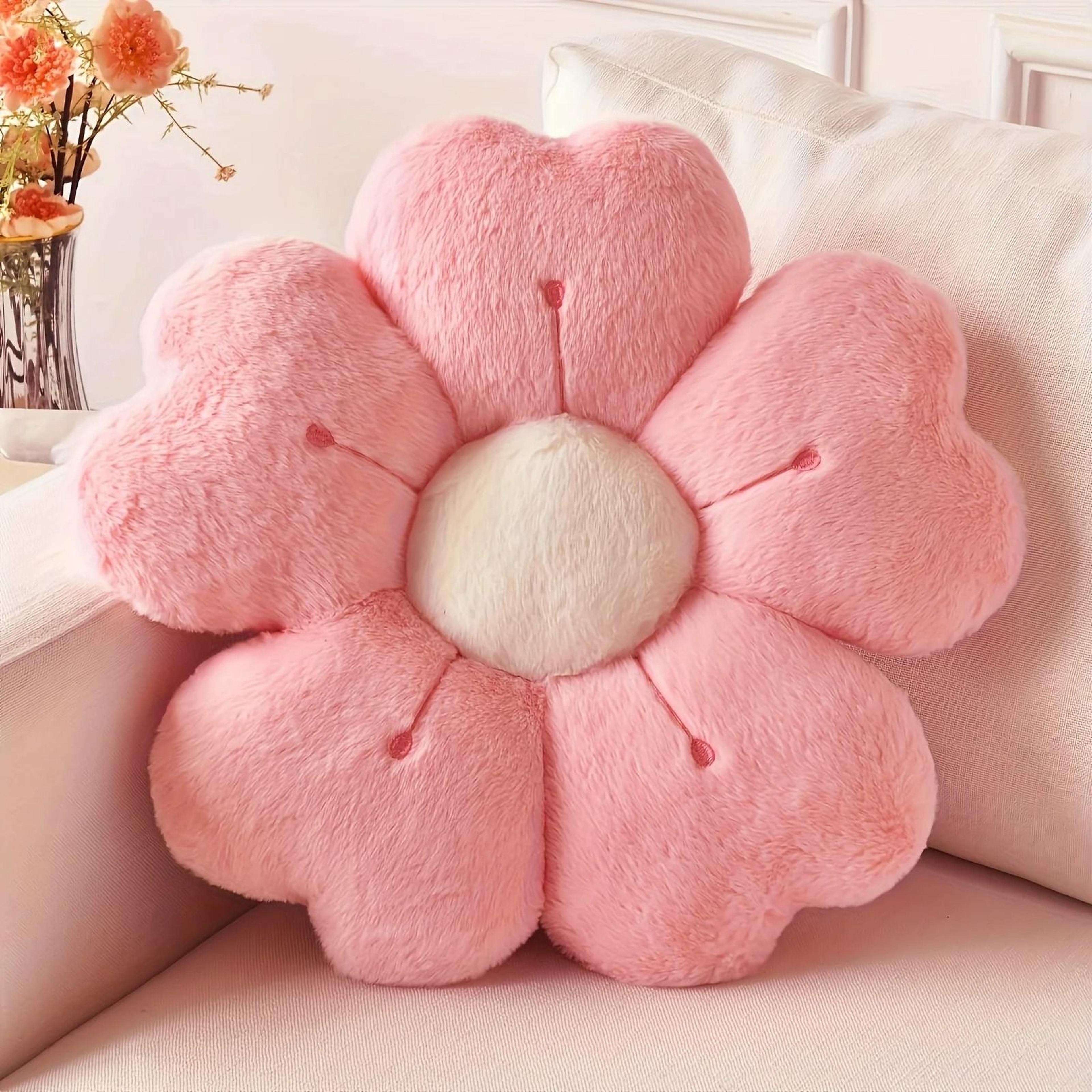 Plush Daisy Flower Throw Pillow 0