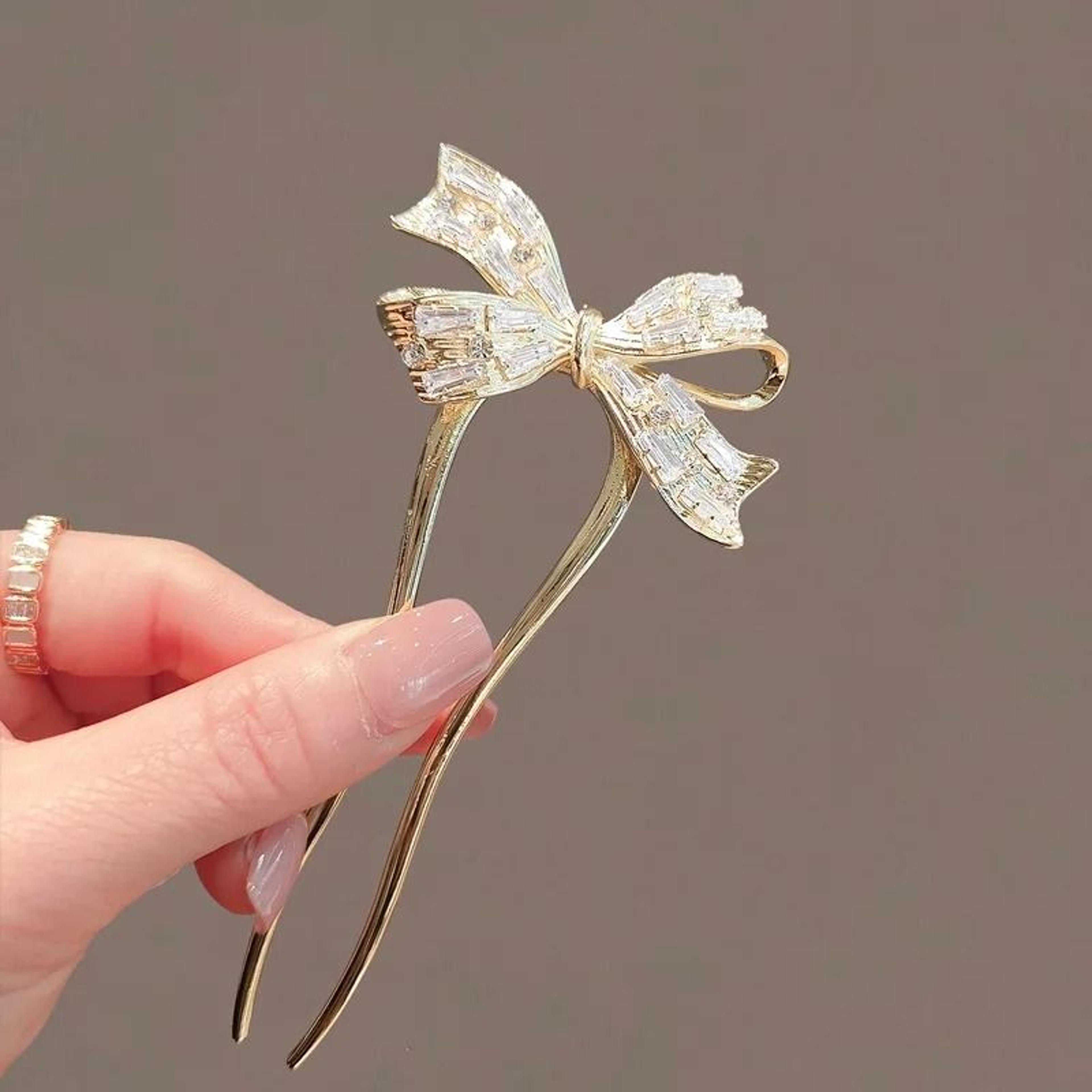 U Shaped Pearl Fan Hairpin 1