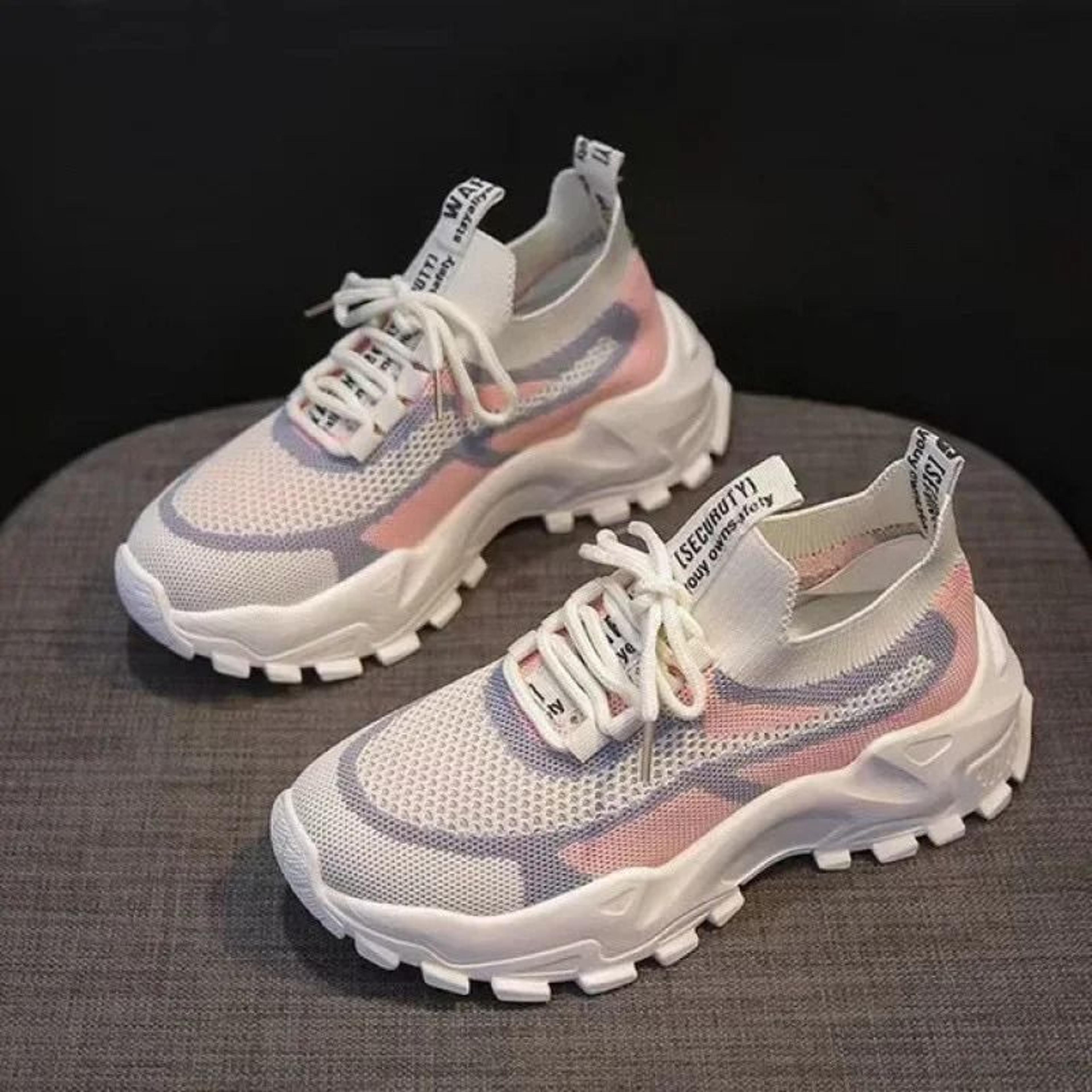 Womens Ultra Light Breathable Running Shoes 7