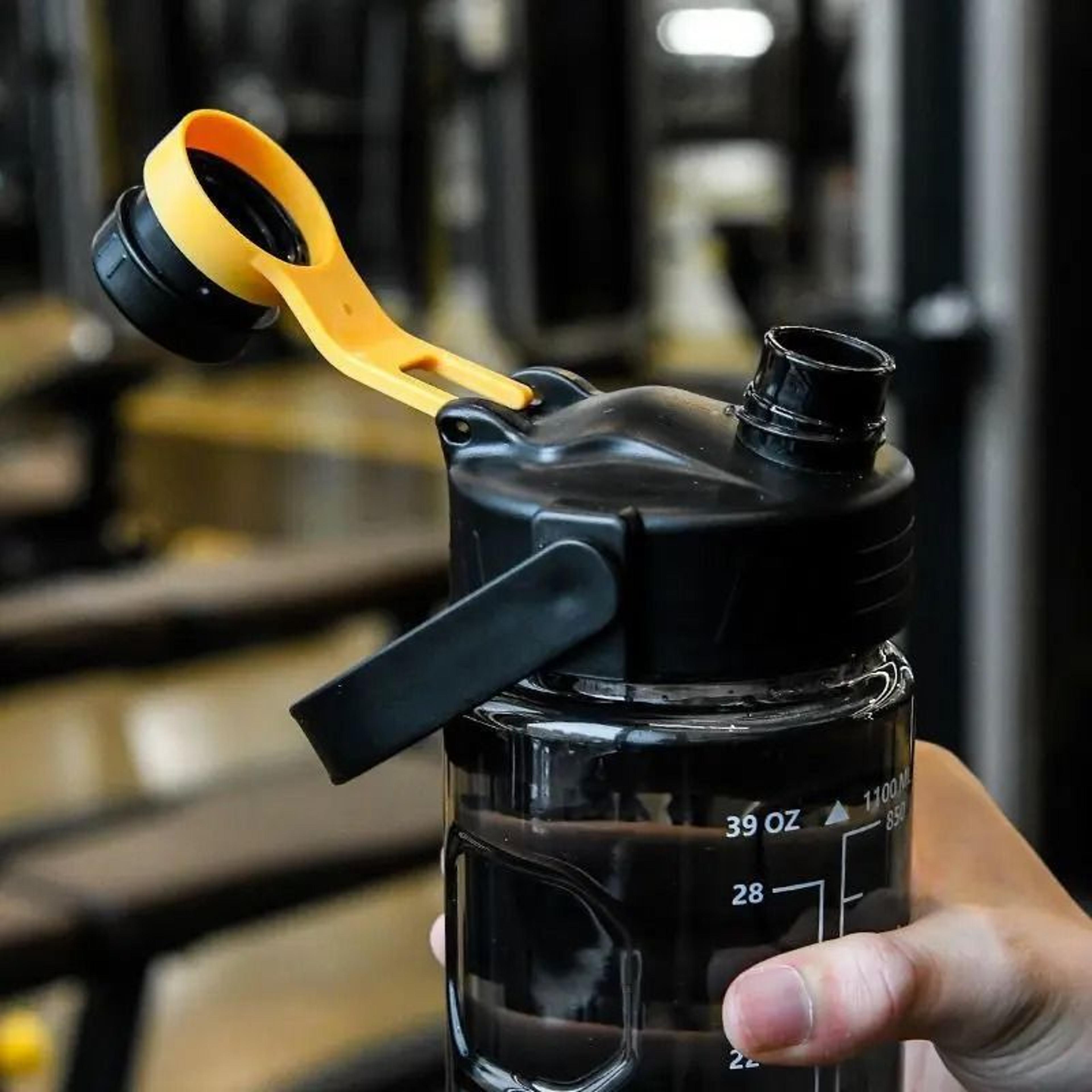 Large Capacity Sports Water Bottle With Straw And Time Marker 3