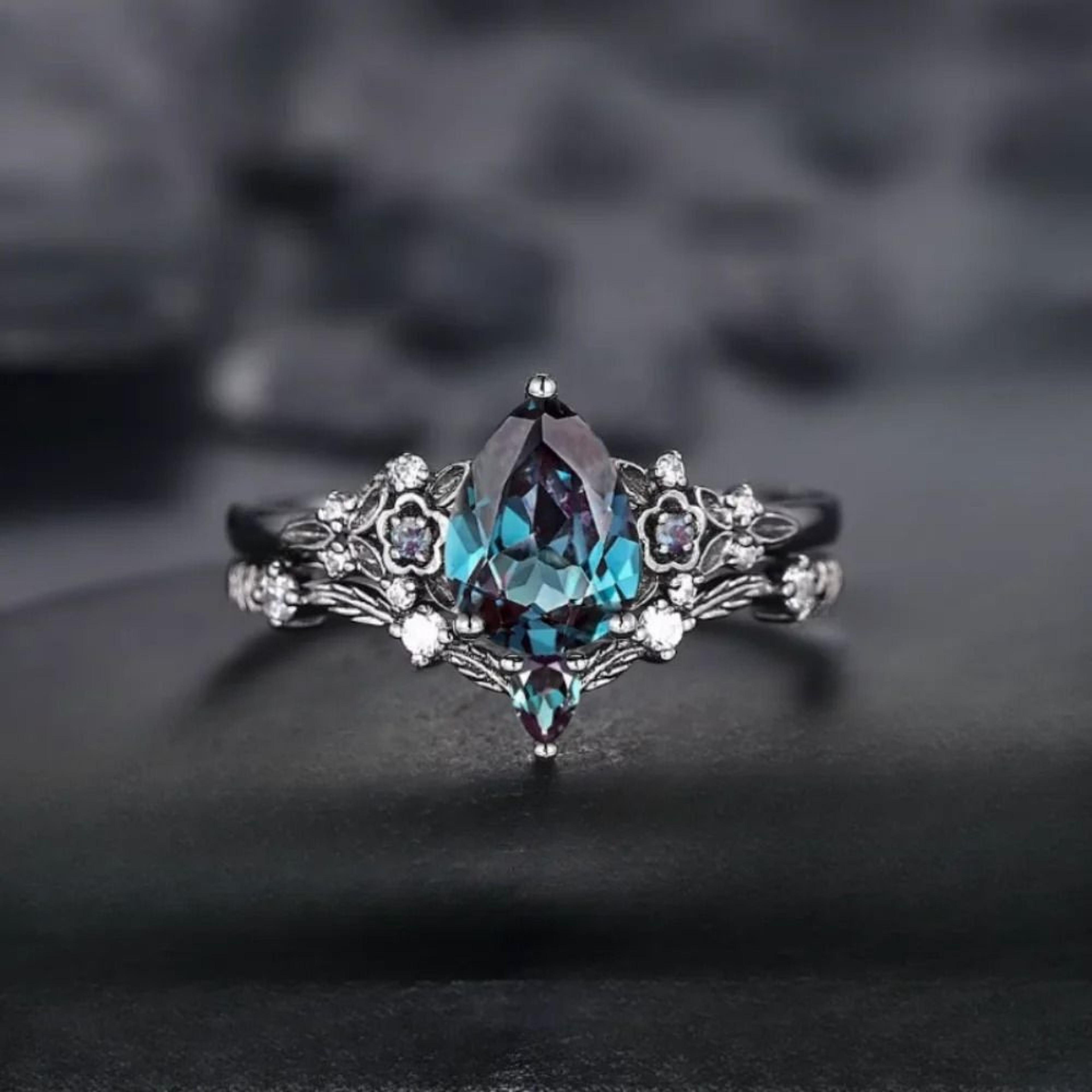 luxury gun black cubic zircon vine ring for women