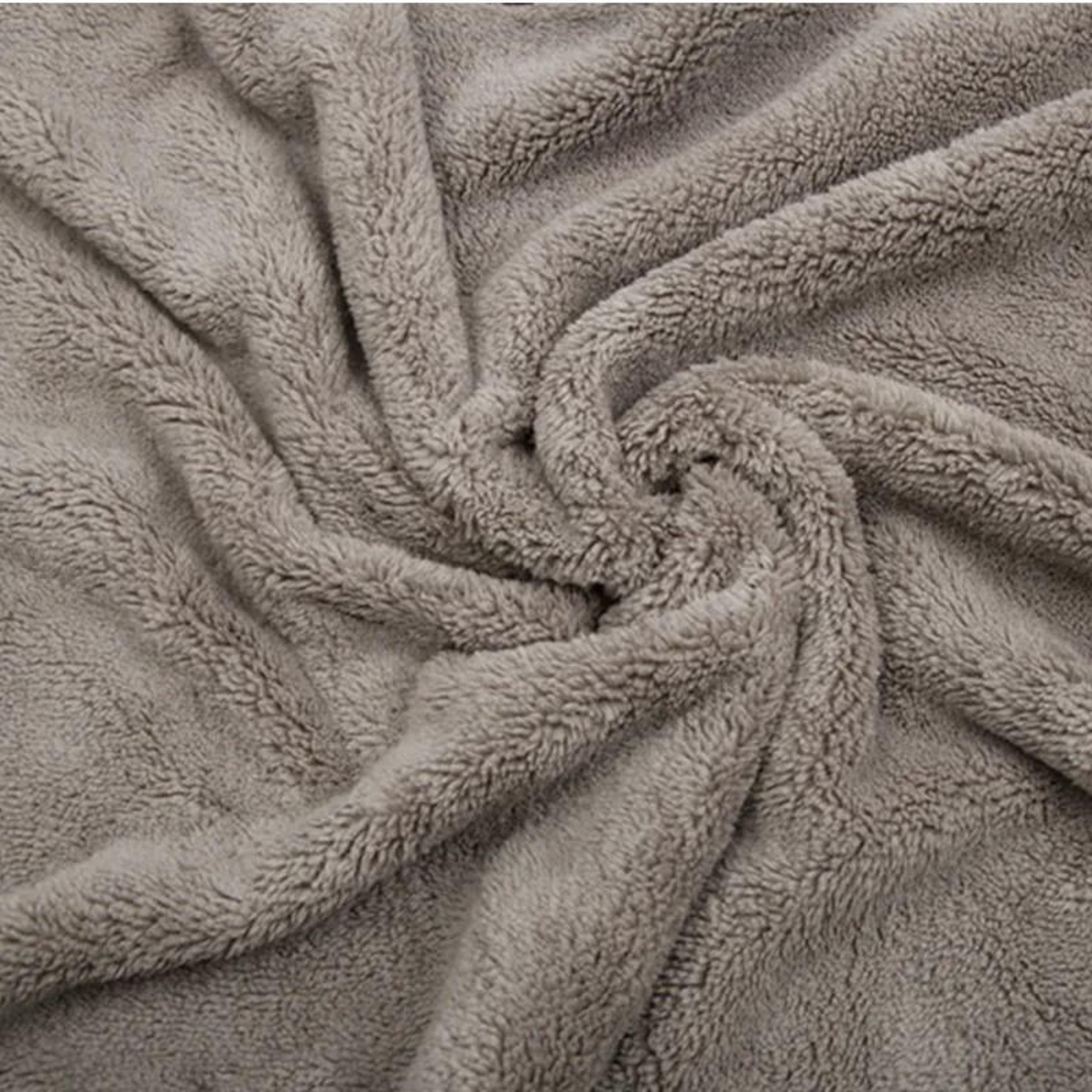 Premium Microfiber Car Wash Towel For Super Absorbent Streak Free Drying 2