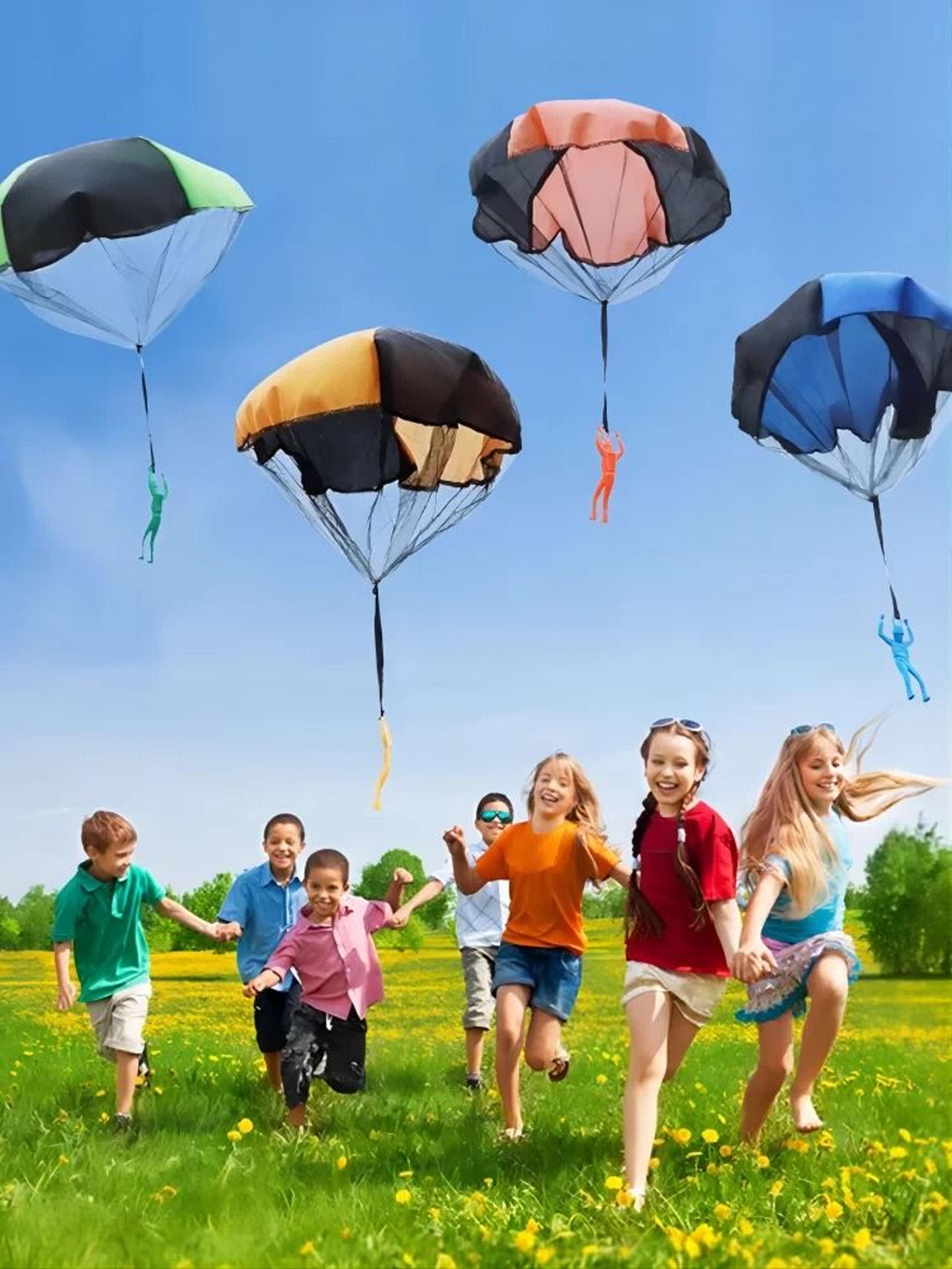 Kids Throwing Parachute Toy Set With Mini Soldier Figures For Outdoor Play 3