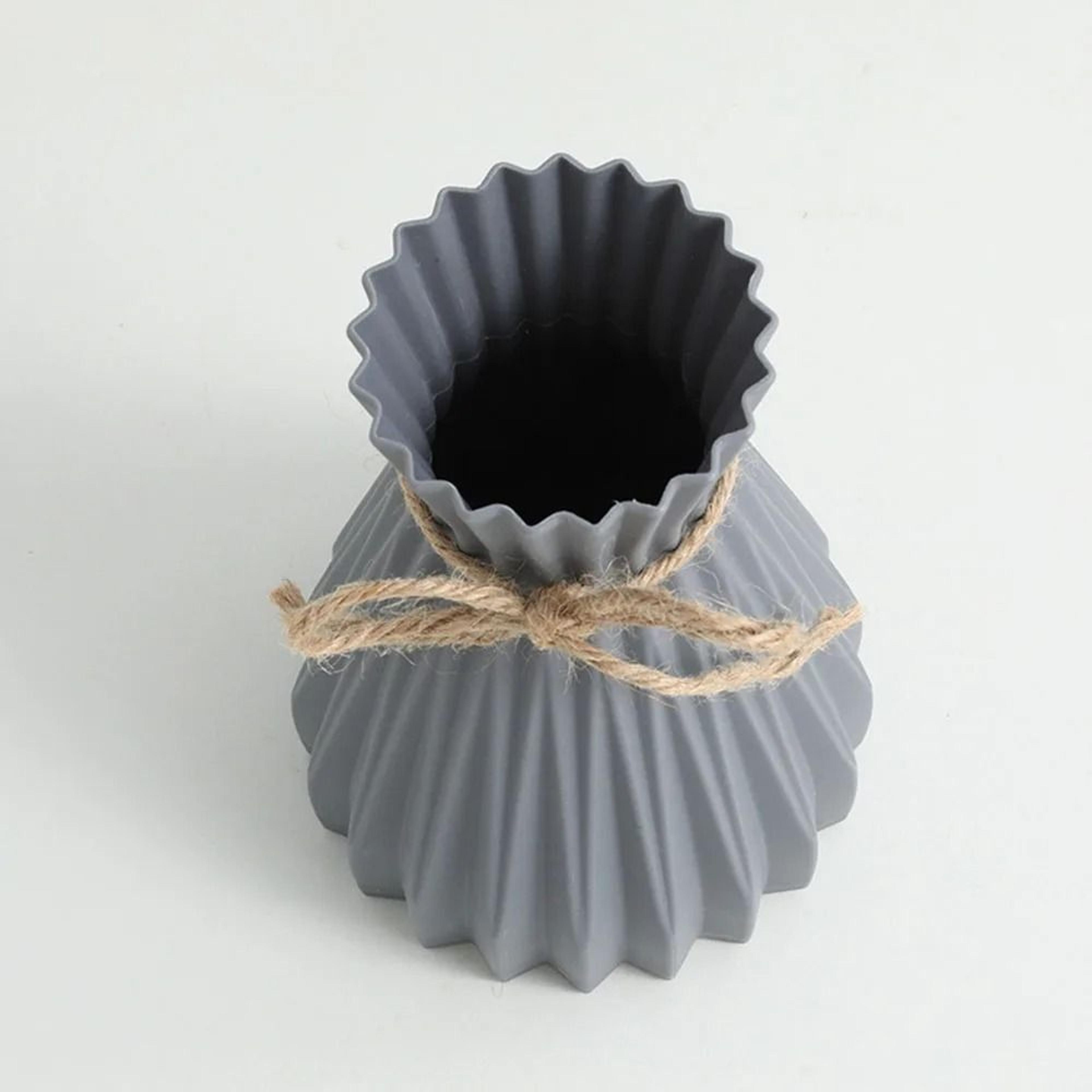 Modern Origami Style Plastic Pleated Flower Vase 5
