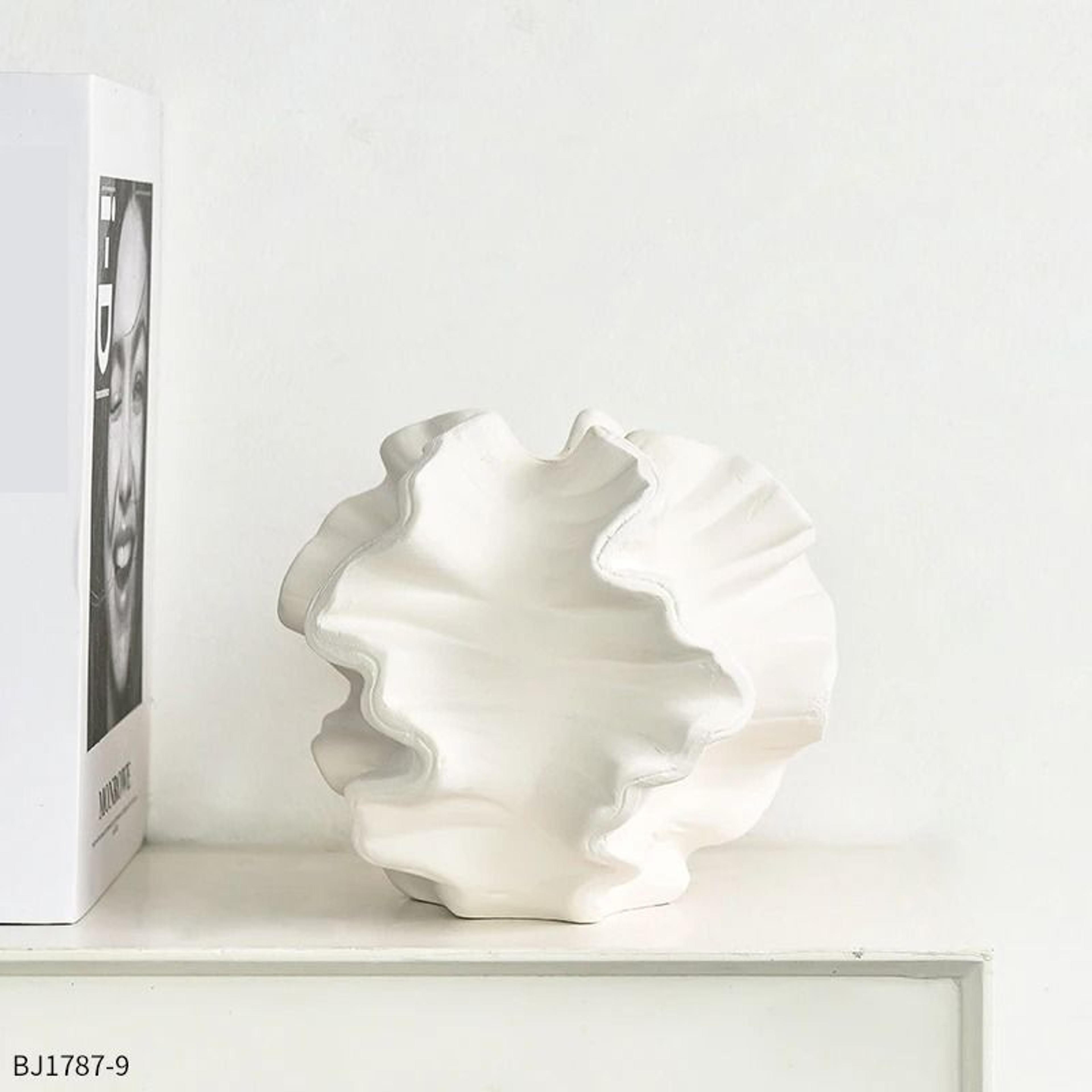 Nordic Minimalist Ceramic Coral Mirage Vase 1
