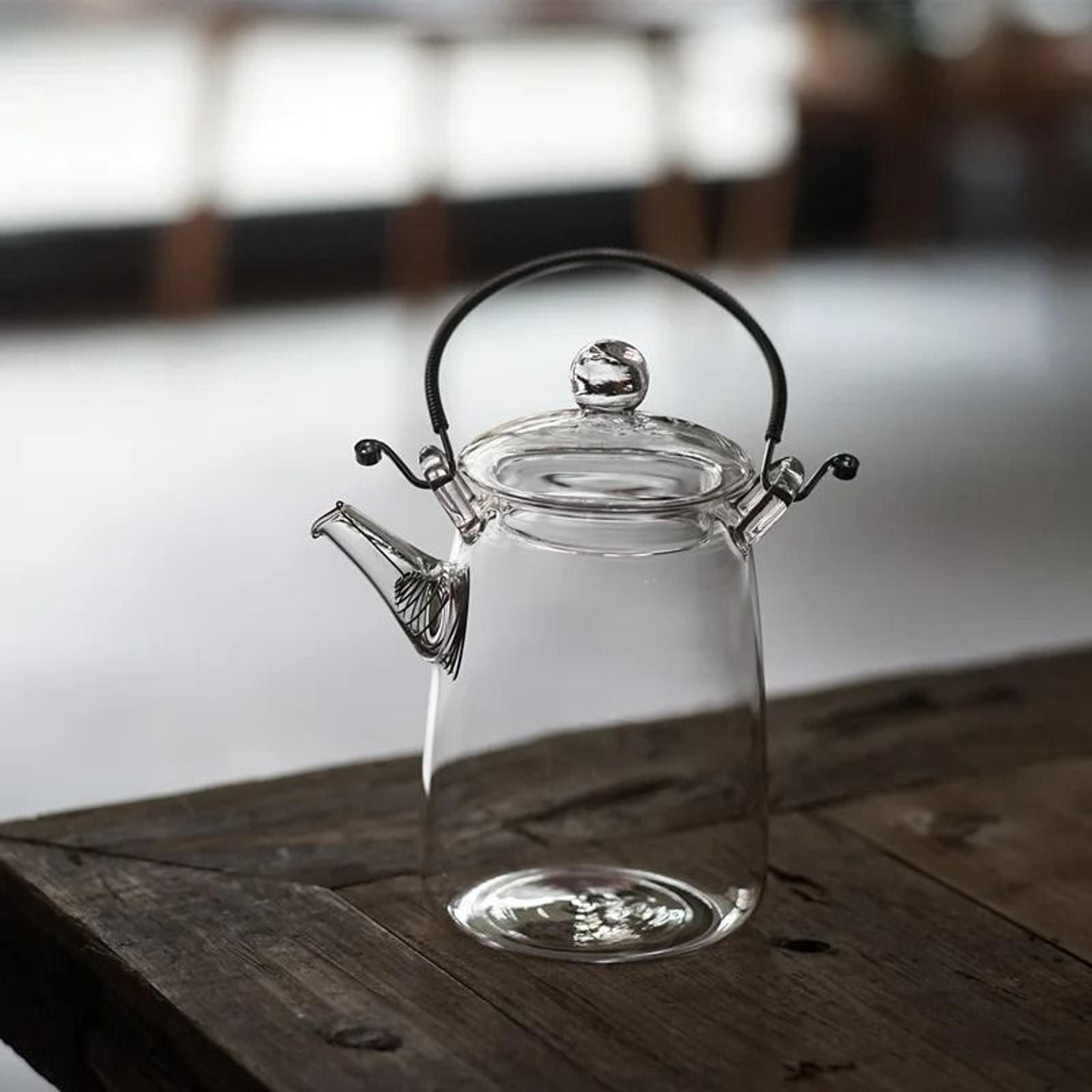 Japanese Handmade Heat Resistant Glass Teapot With Traditional Beam Handle 1