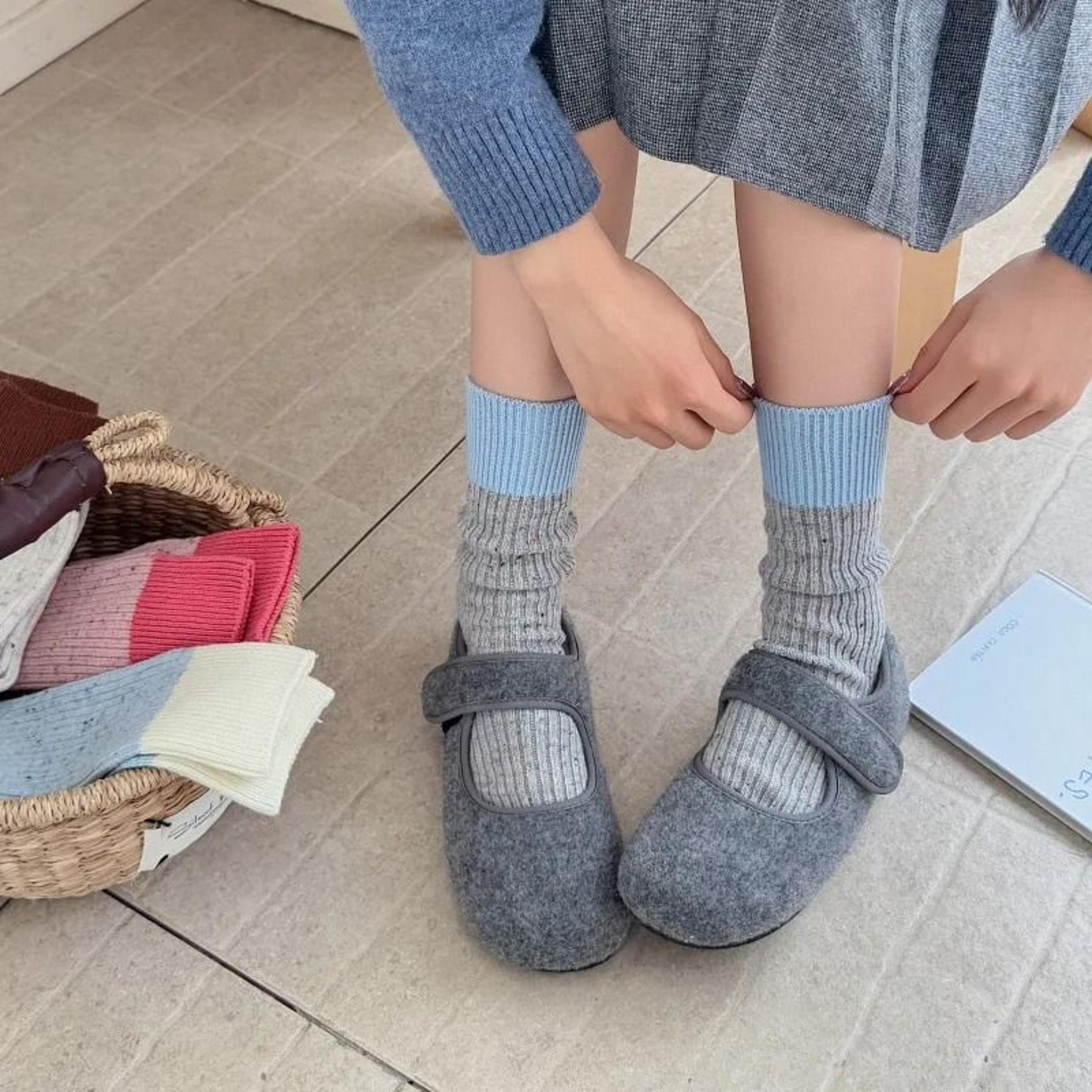 Color Blocking Velvet Dot Winter Socks 3