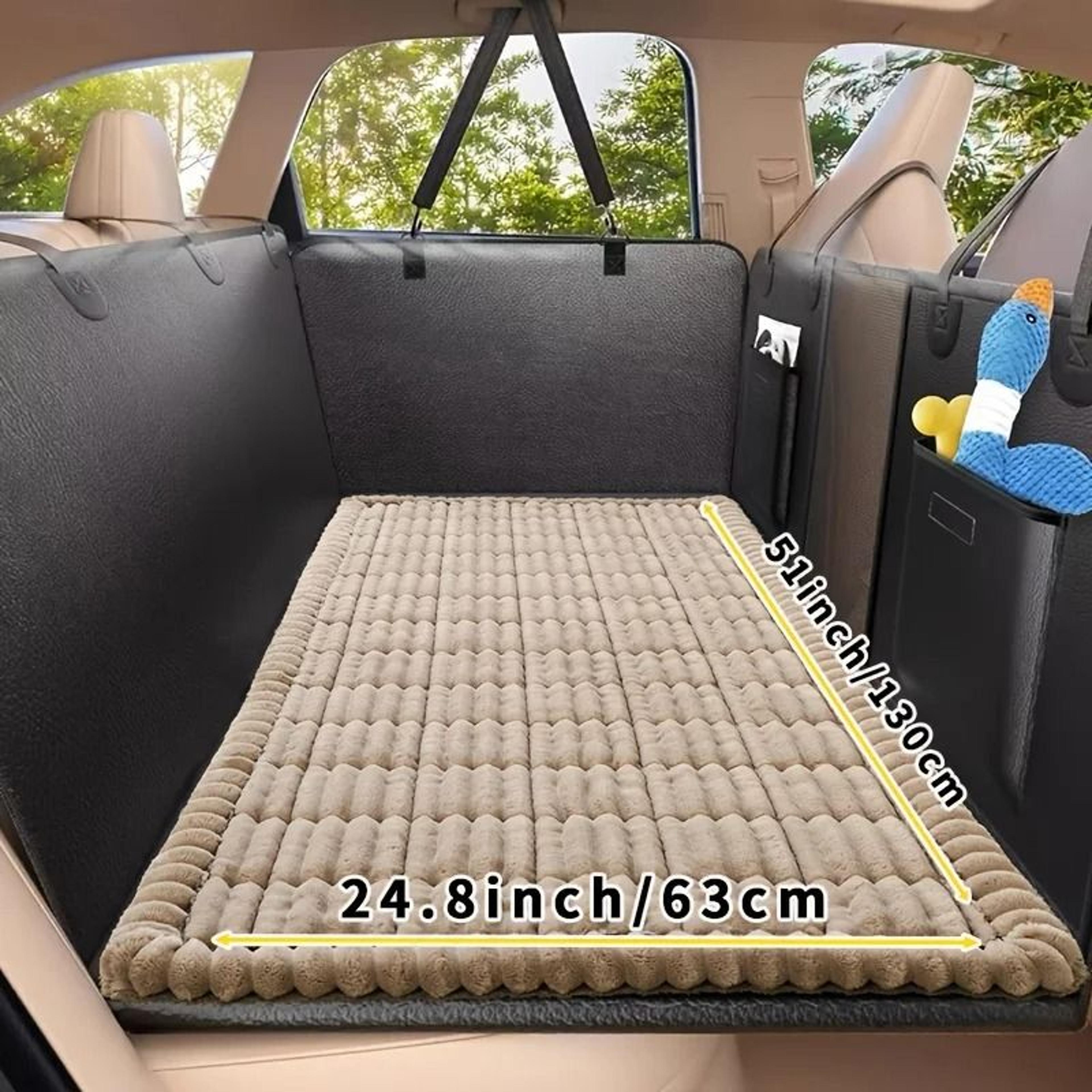 Universal HardBottom Dog Car Protector  HeavyDuty AntiSlip  AntiBite Travel Mat 1