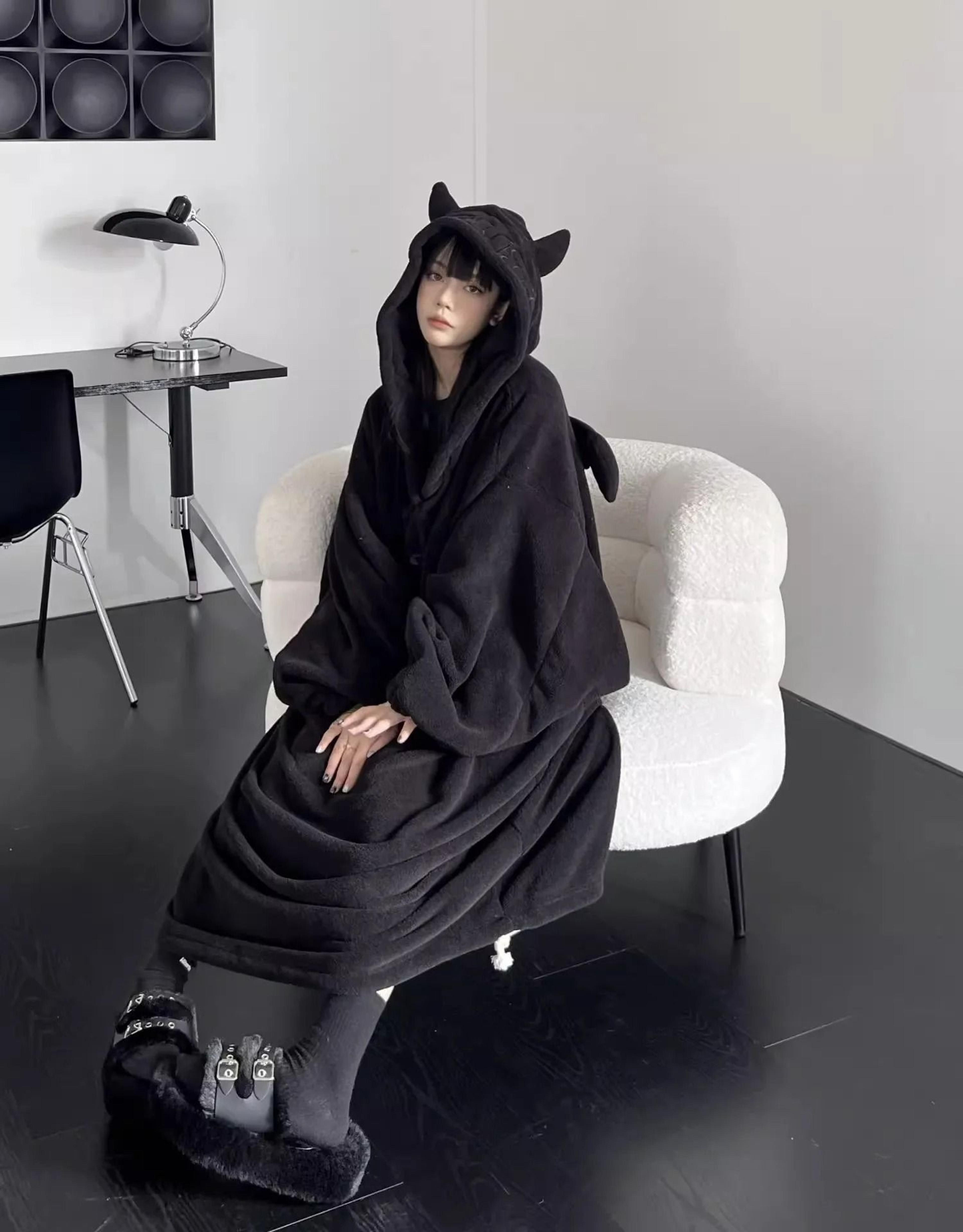 Heavyweight Thickened Padded Oversized Hooded Robe 3