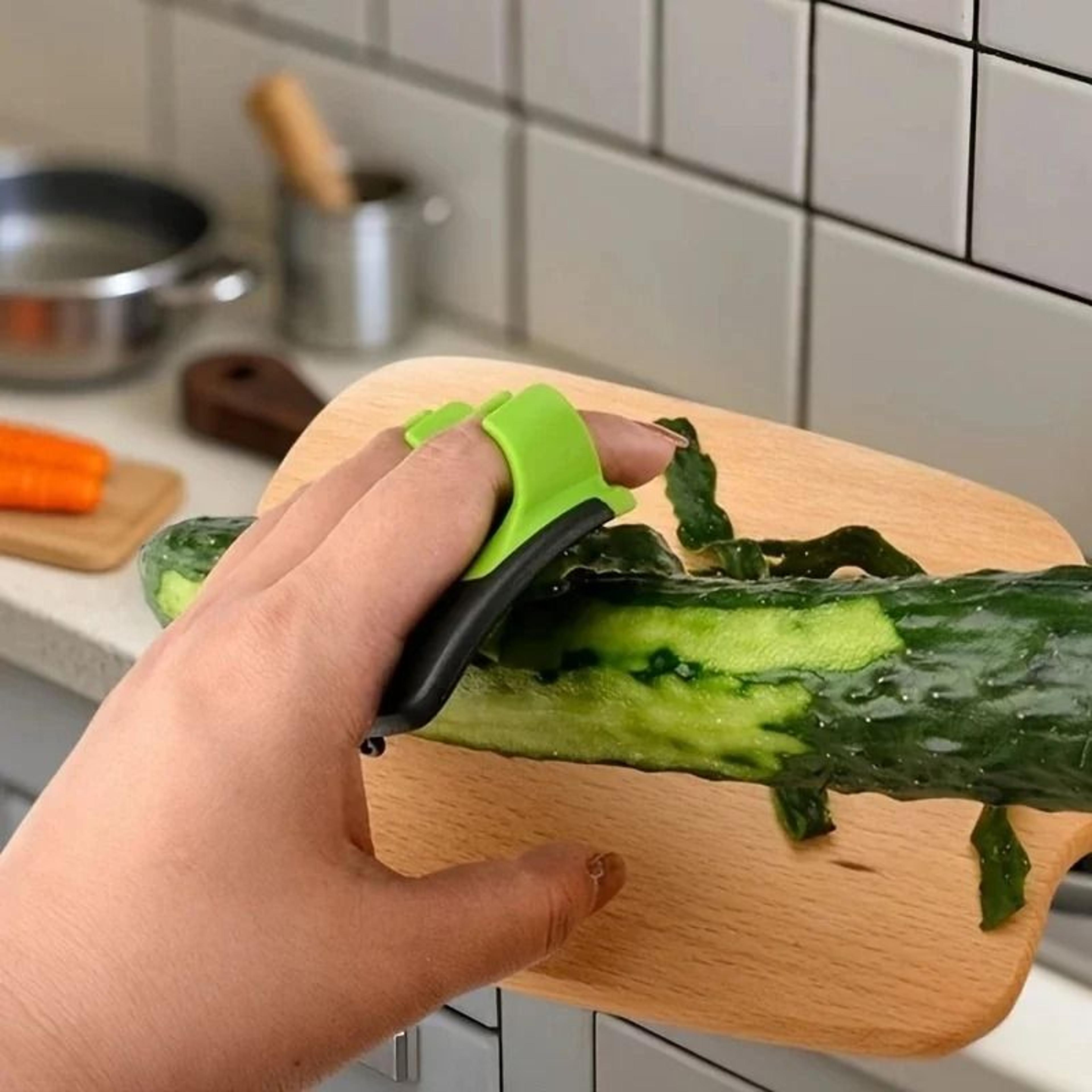 Compact Vegetable Peeler  Sharp Blade  NonSlip Portable Grip 4