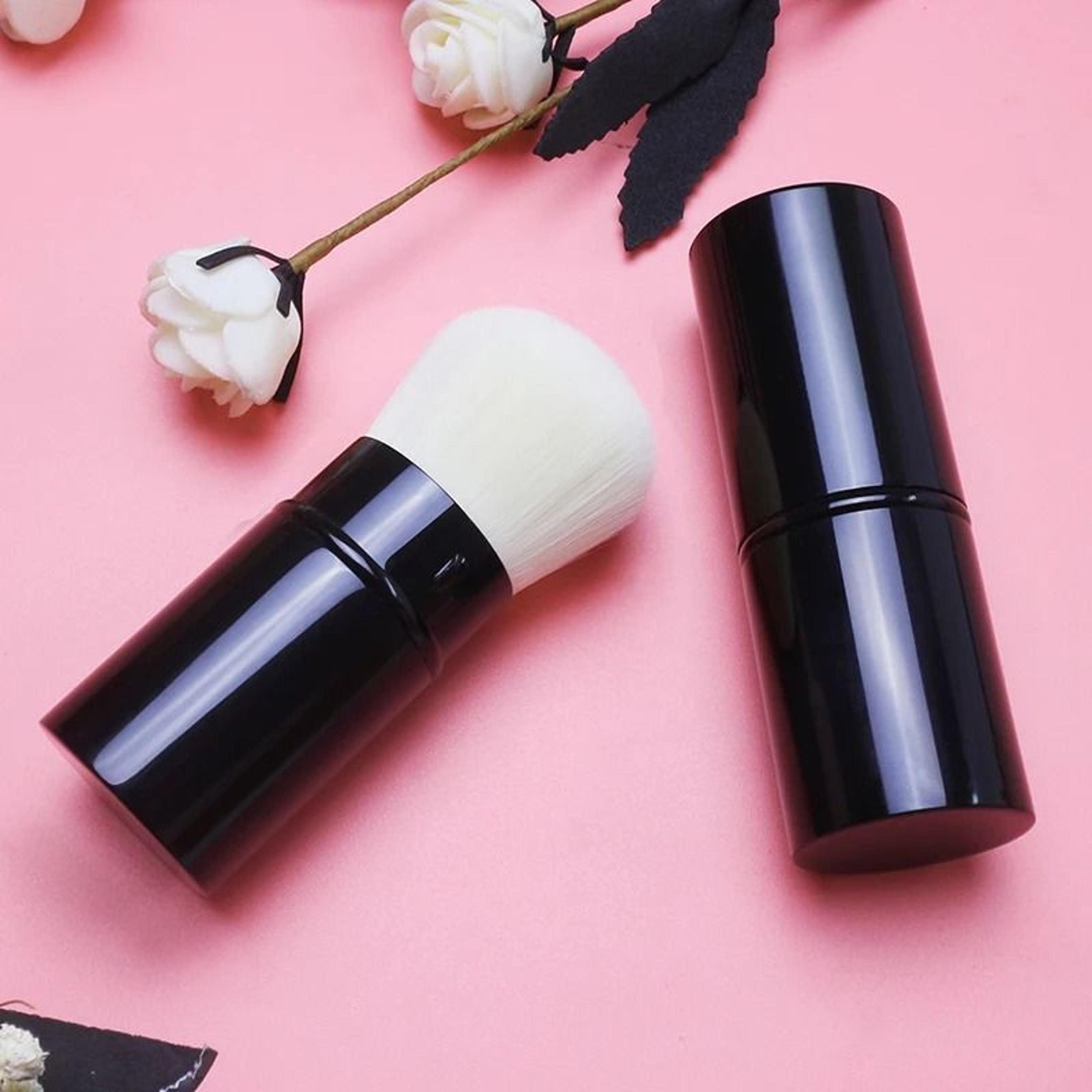 Multifunctional Makeup Brush  Portable Travel Tool With Protective Lid 5