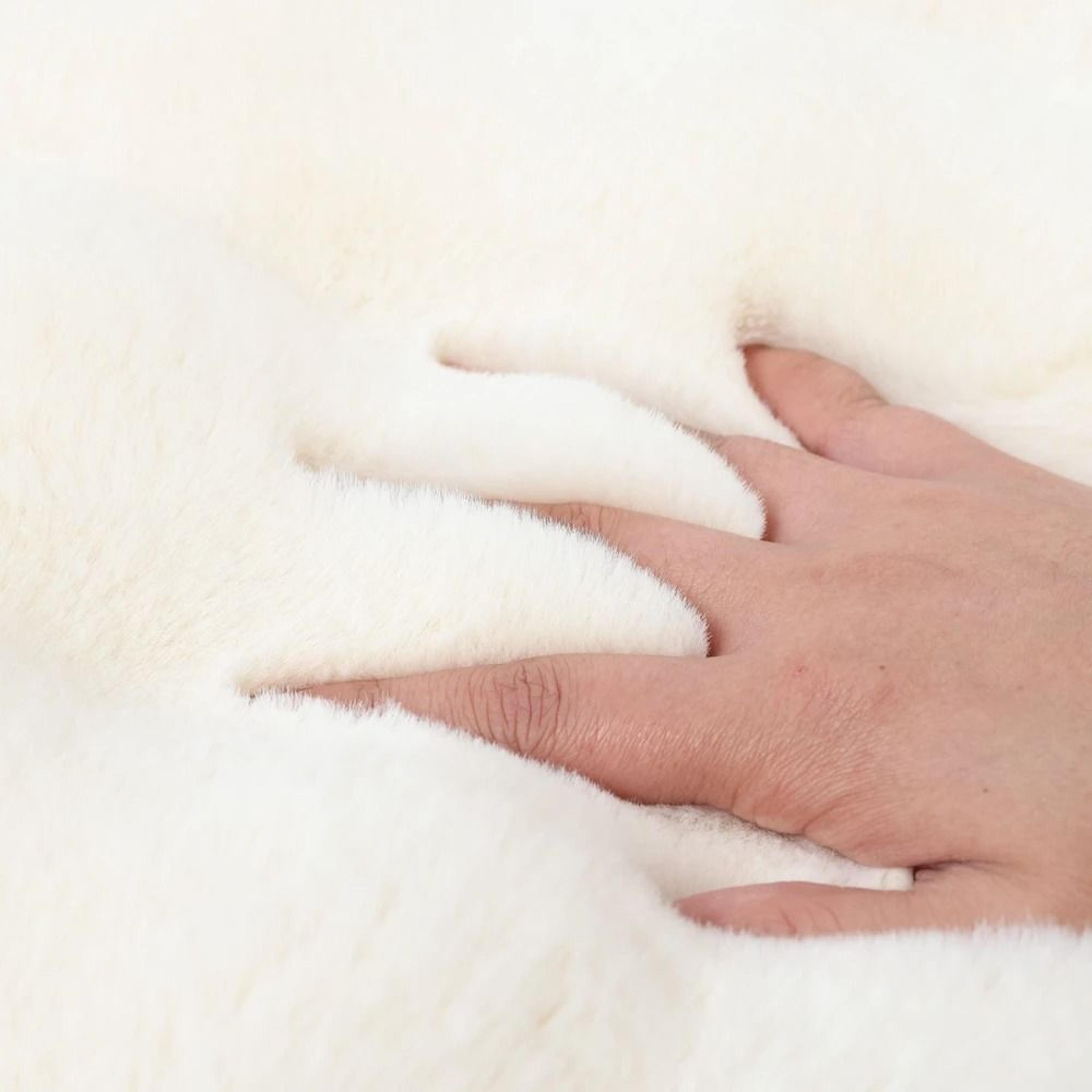 Faux Rabbit Fur Bubble Texture Round Carpet  Premium Soft Plush Rugs For Kids Bedrooms Game Cushion 4