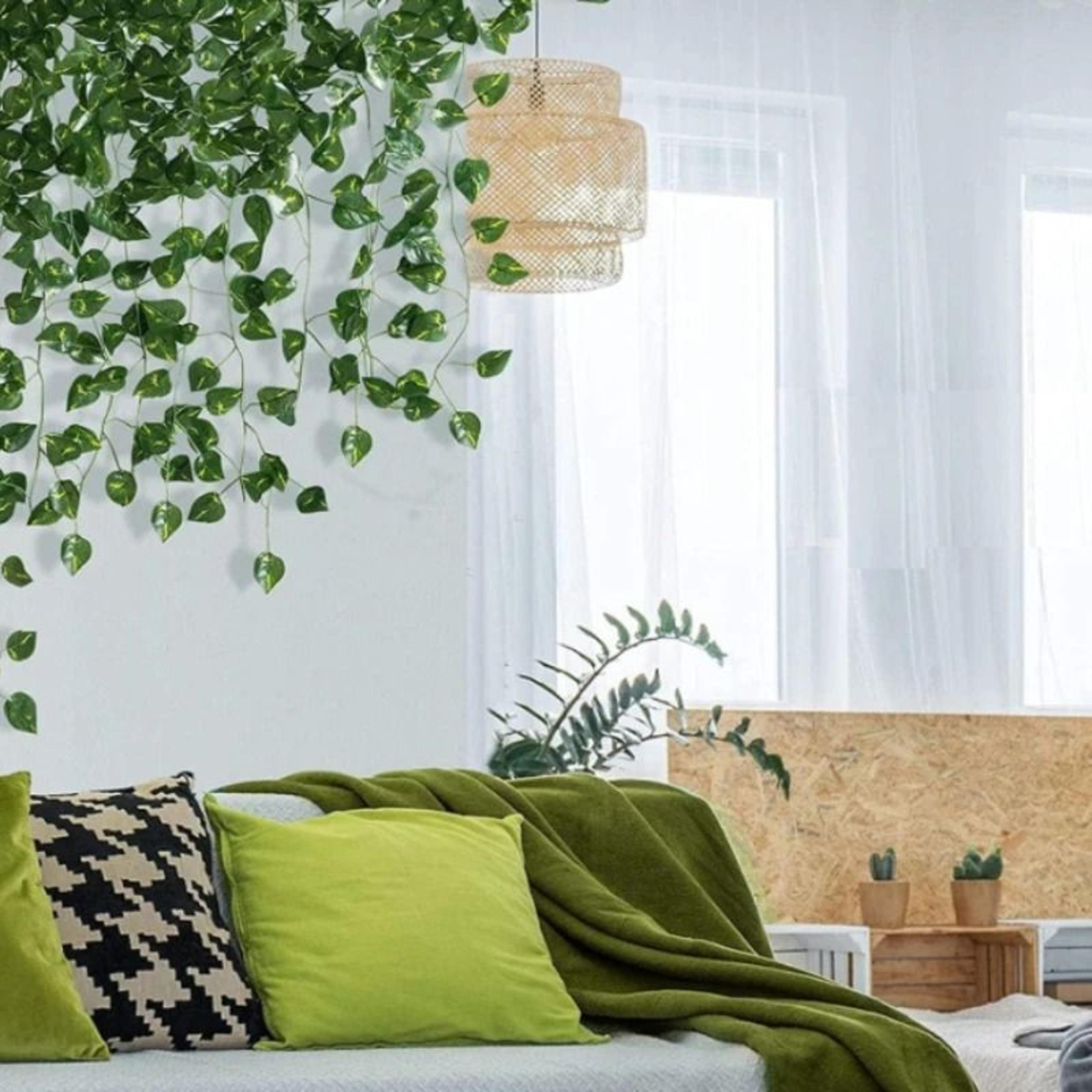 Artificial Ivy Vine Garland  HighDefinition Vertical Botanical Sculpture 2