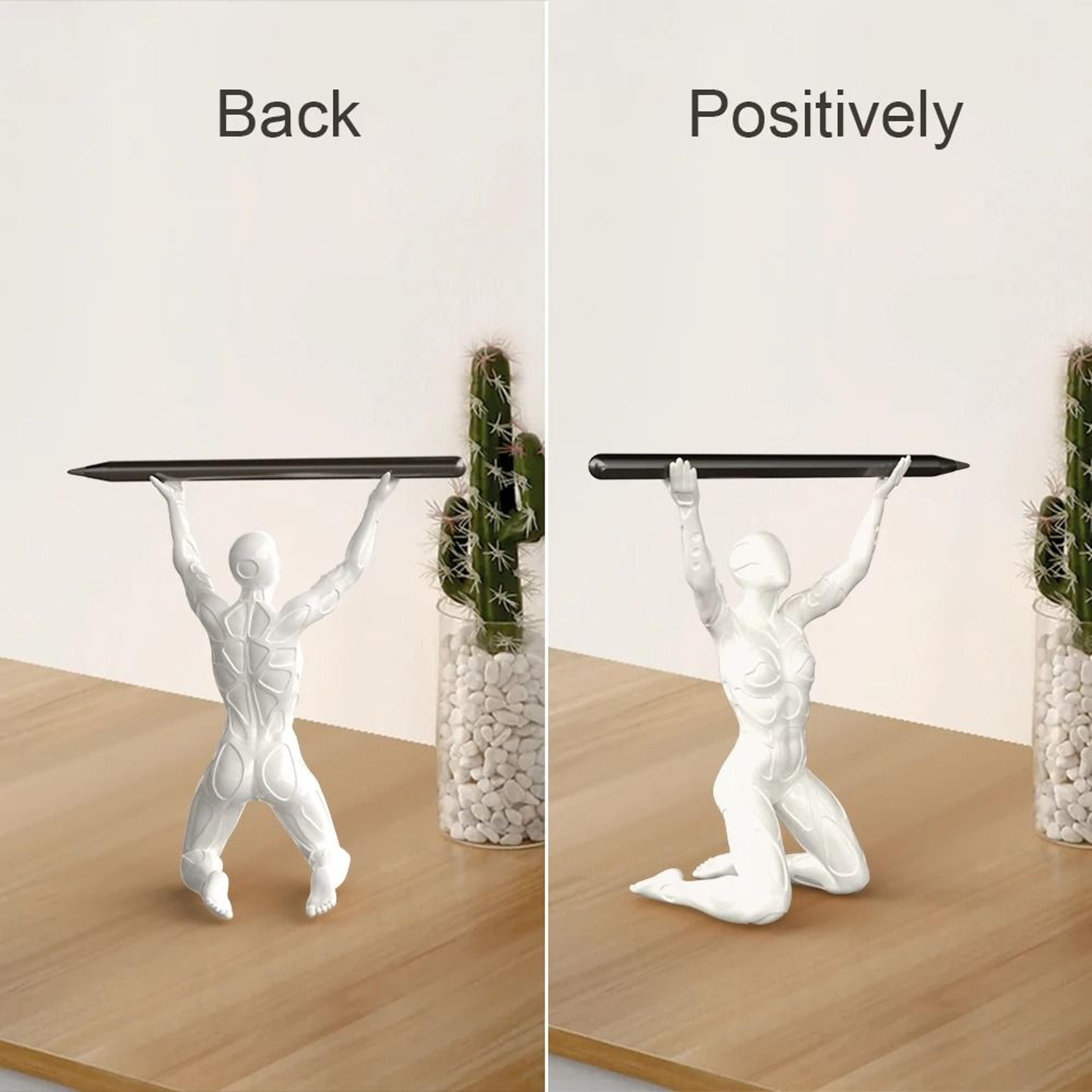 The King Kneeling Pen Holder  Funny Royal Desktop Sentry  Decor 2