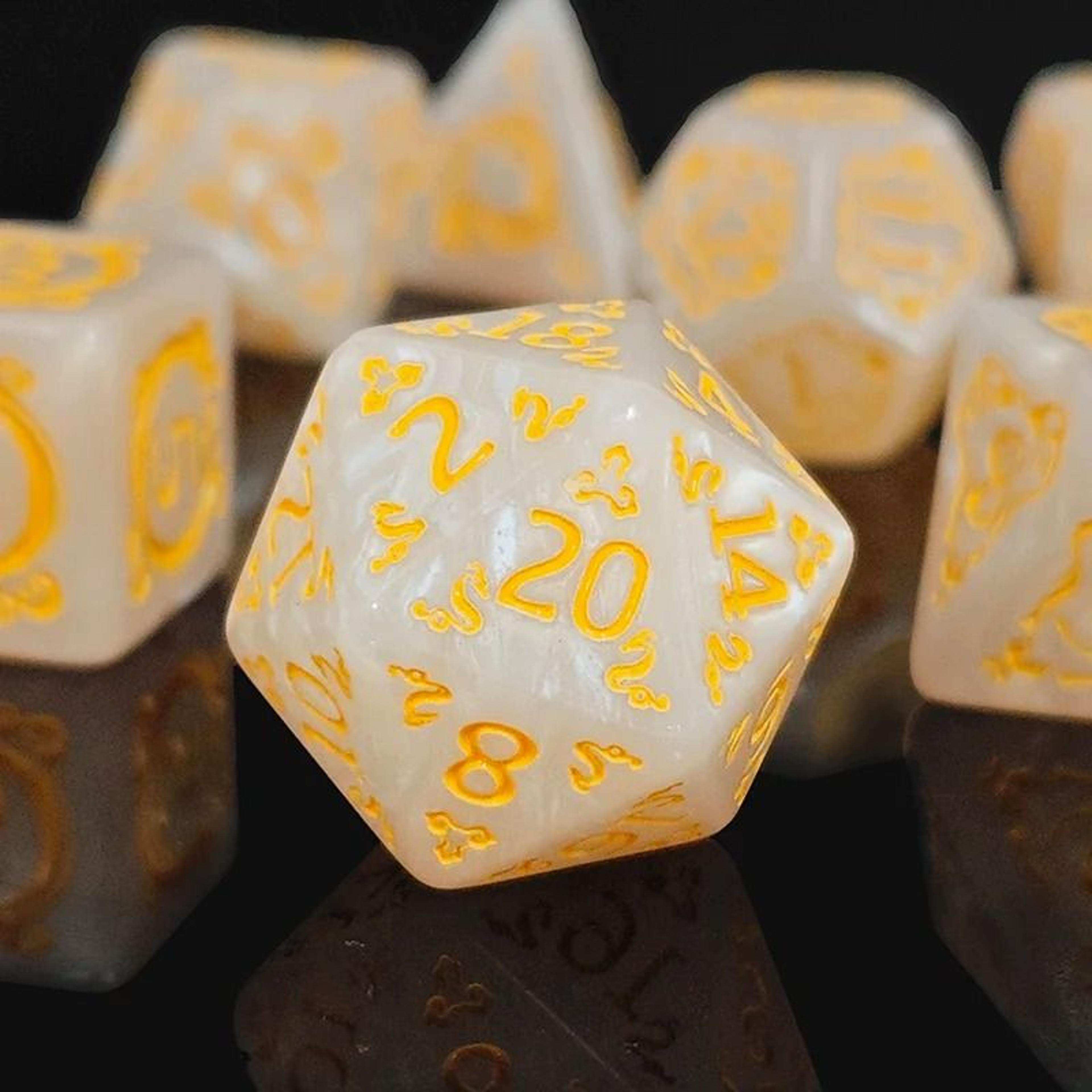 7Piece Dragon Pattern Polyhedral DND Dice Set 3