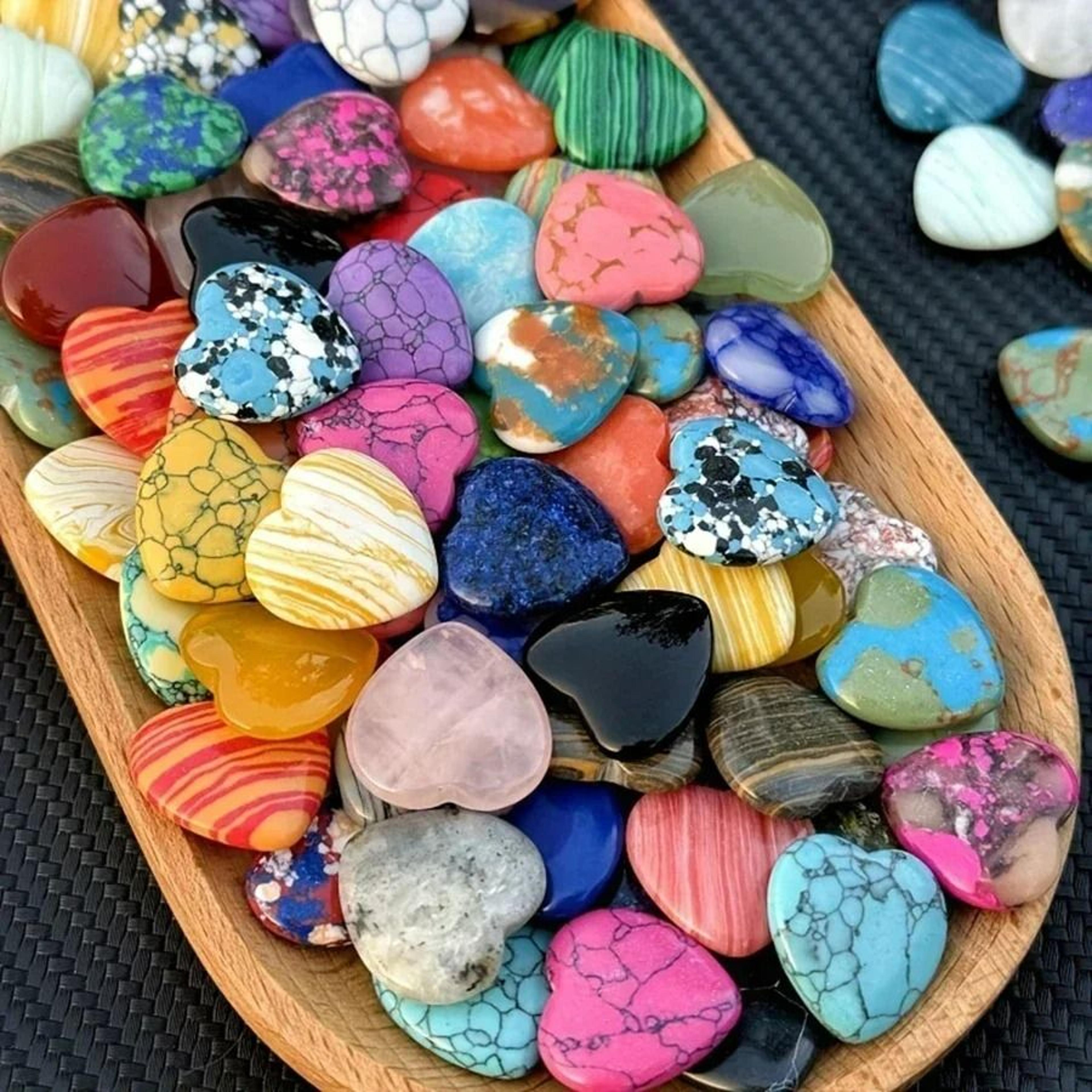 10-piece heart-shaped natural crystal & agate pocket stones