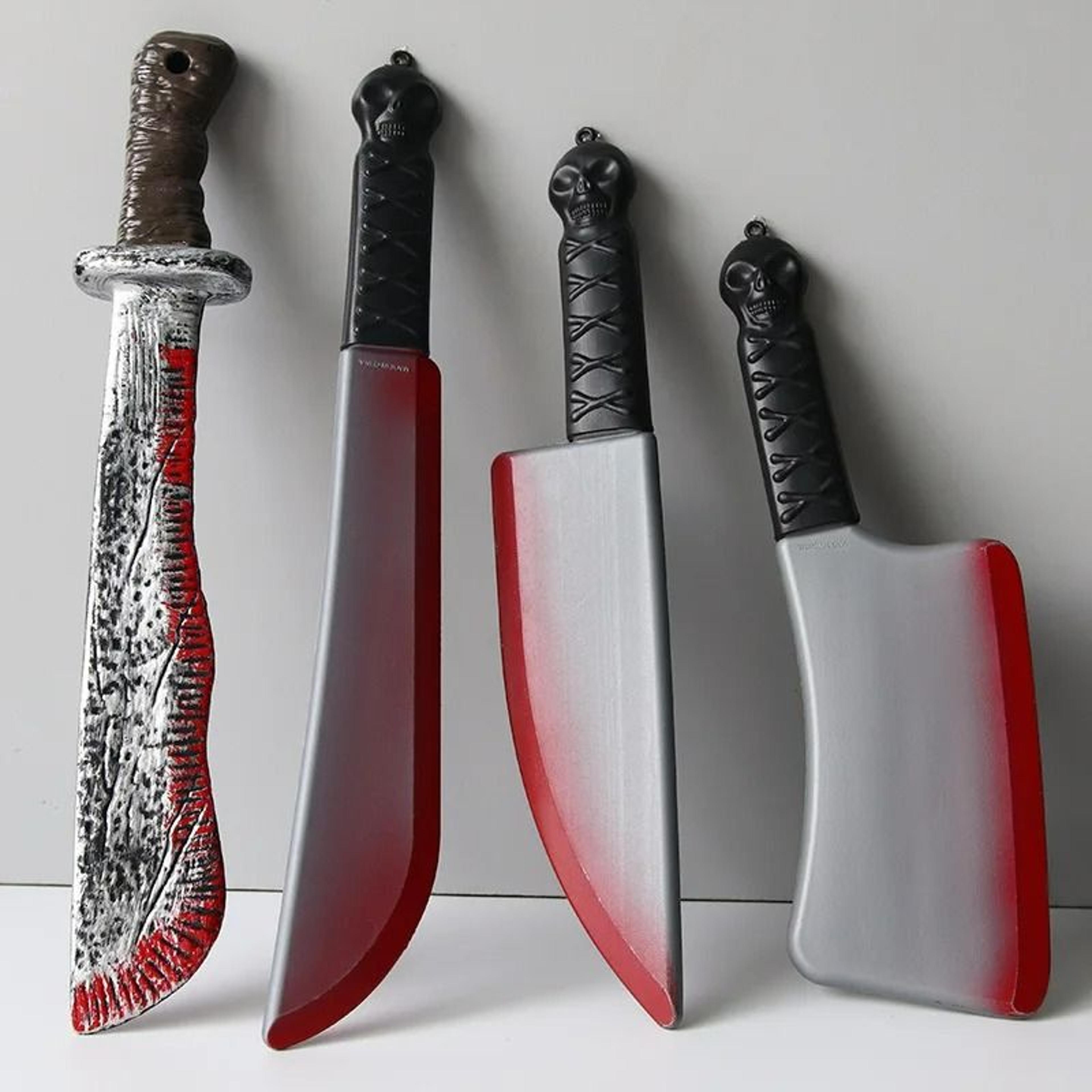 Simulated Bloody Plastic Knife Prop 1