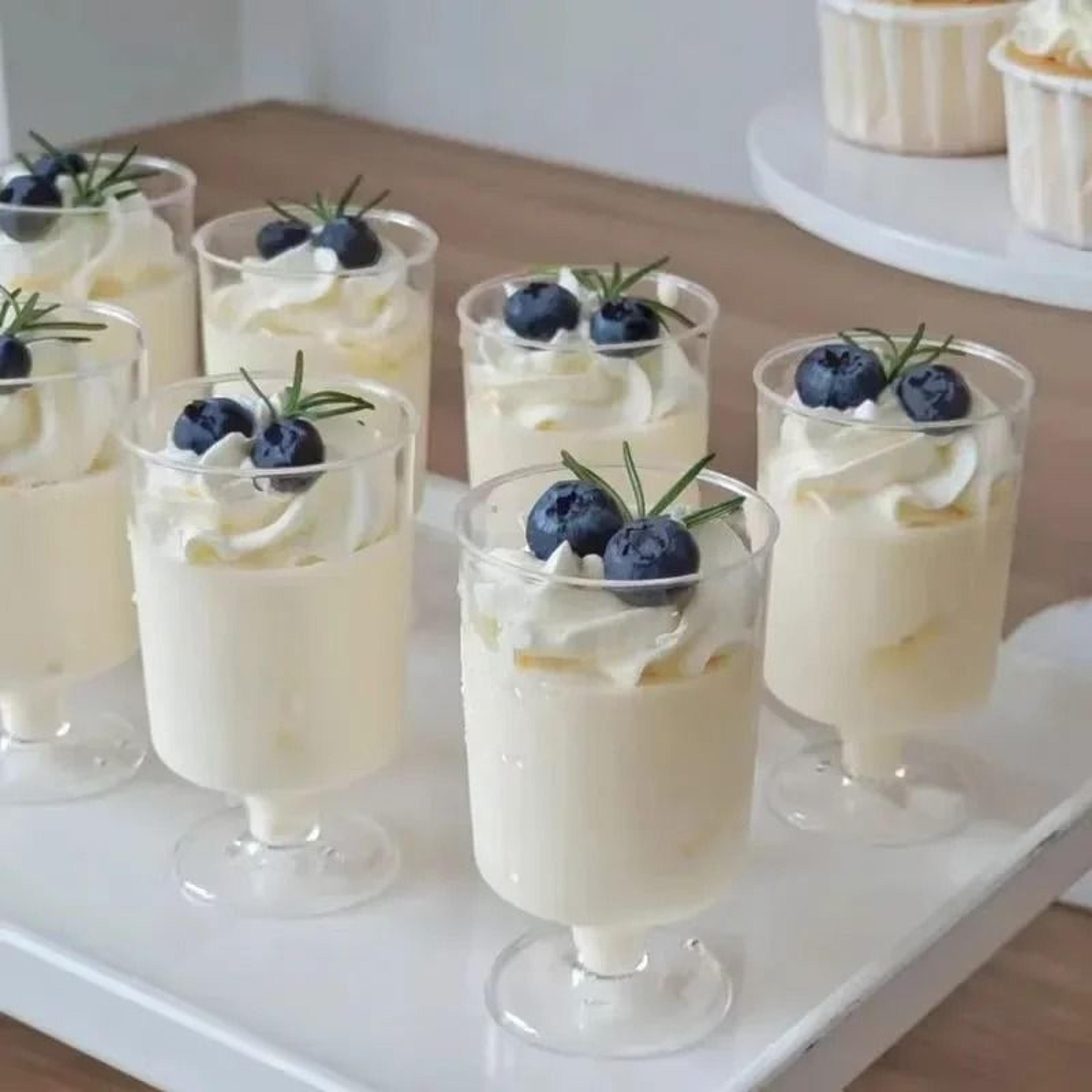 10-piece disposable clear plastic dessert cups