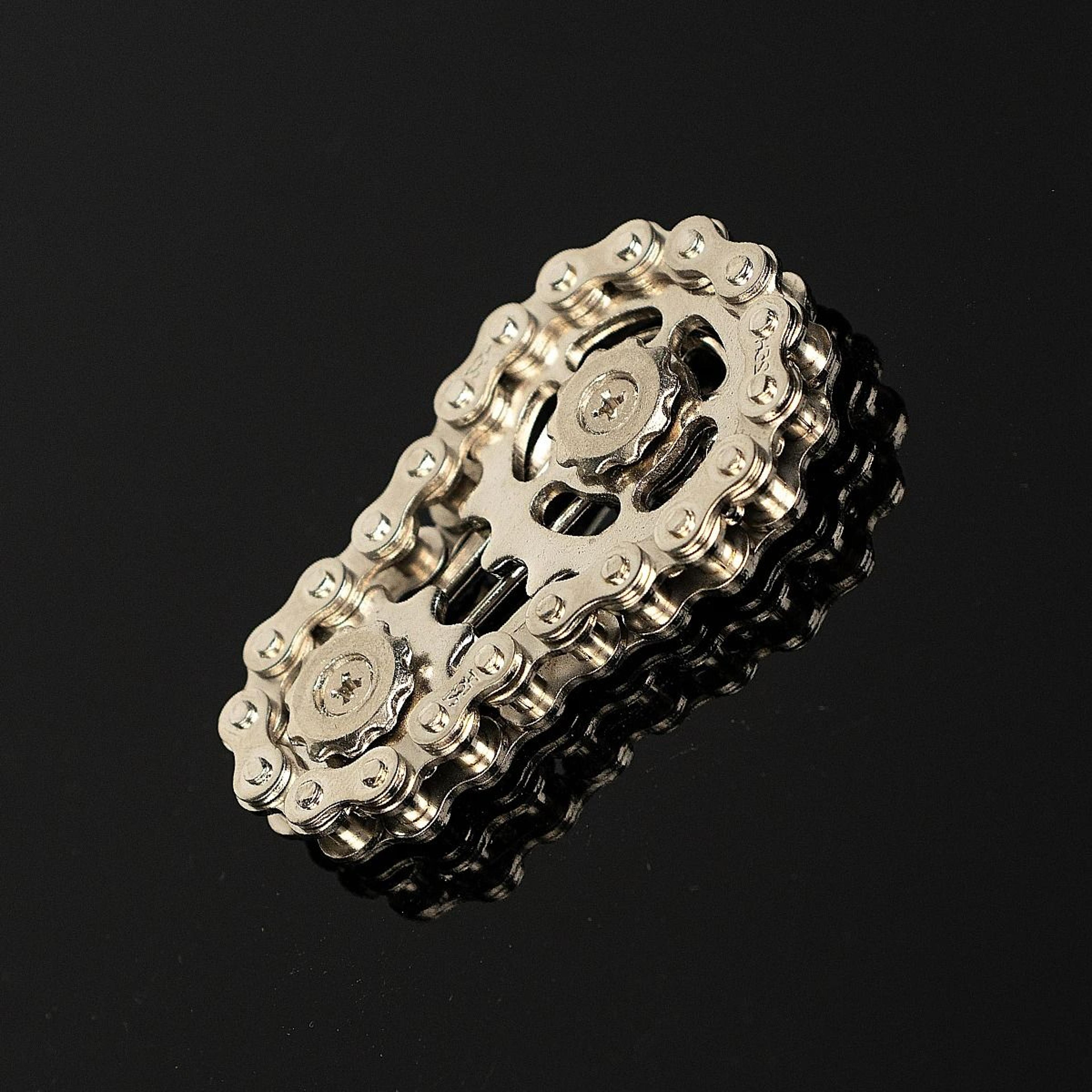 Silent CNC Machined Stainless Steel Bicycle Chain Gear Finger Spinner 8