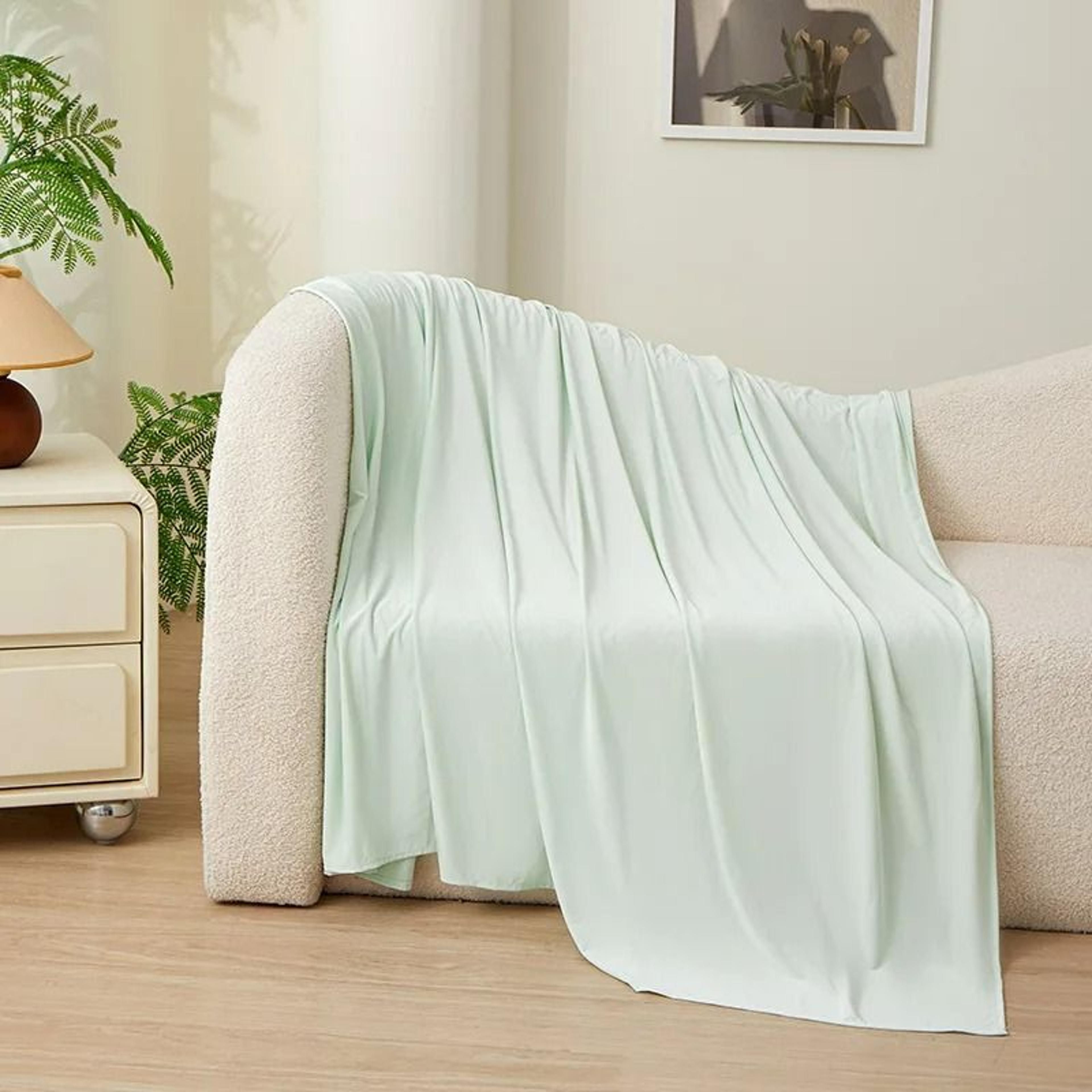 Summer Ice Silk Lightweight Breathable Thin Cooling Blanket 9