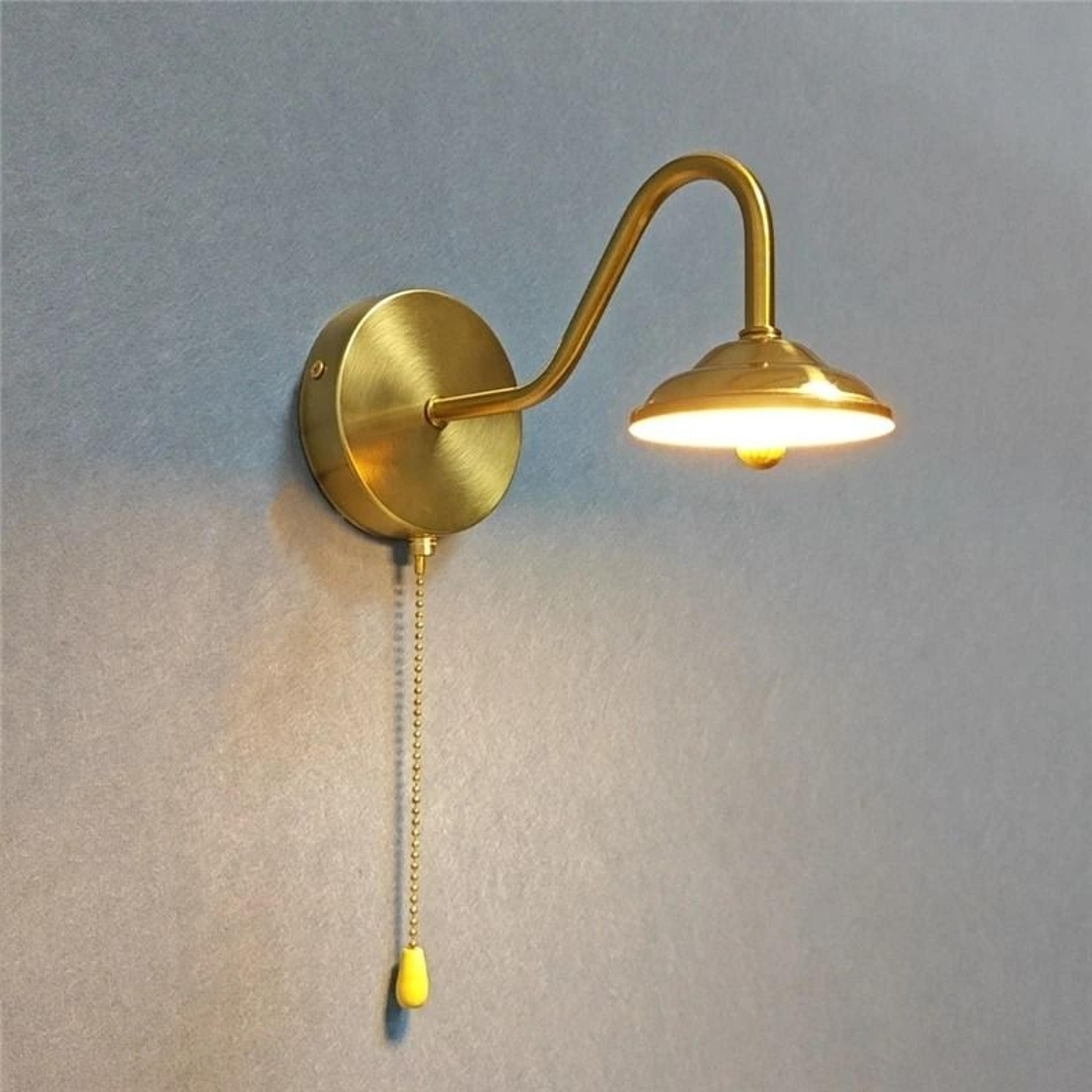 Modern Golden Curved LED Wall Sconce 2