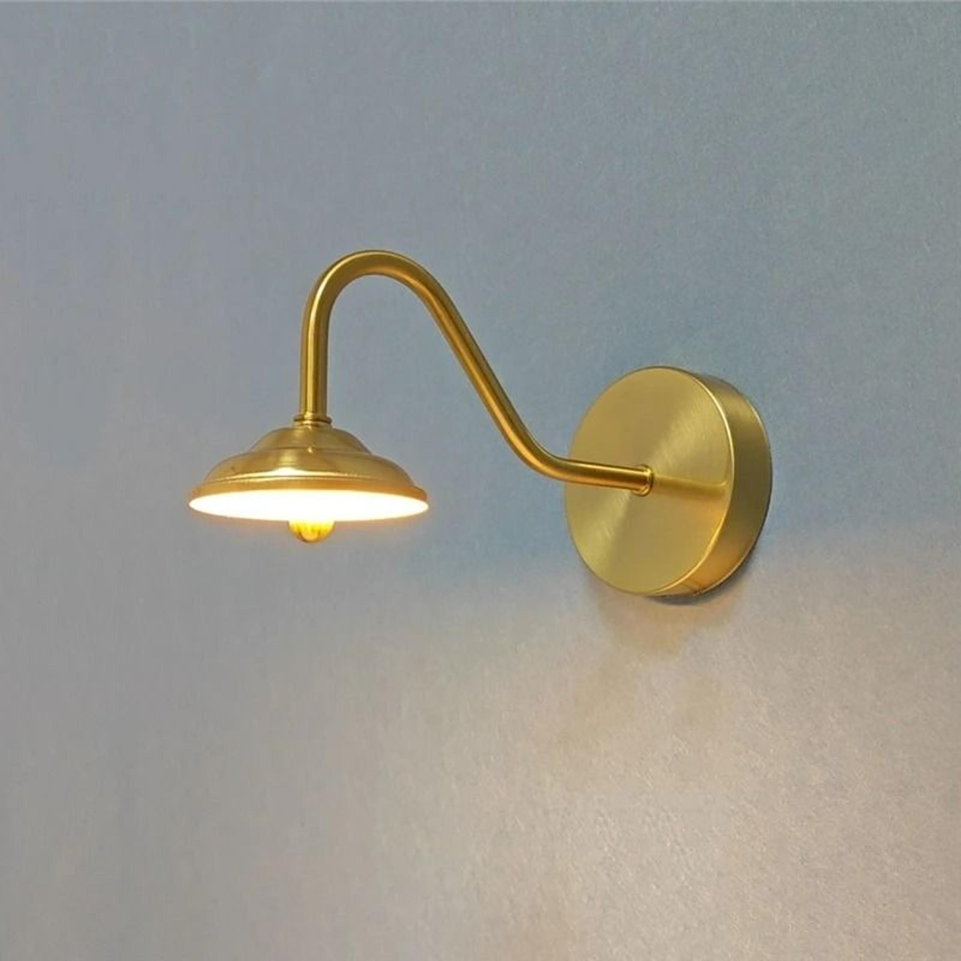 Modern Golden Curved LED Wall Sconce 0