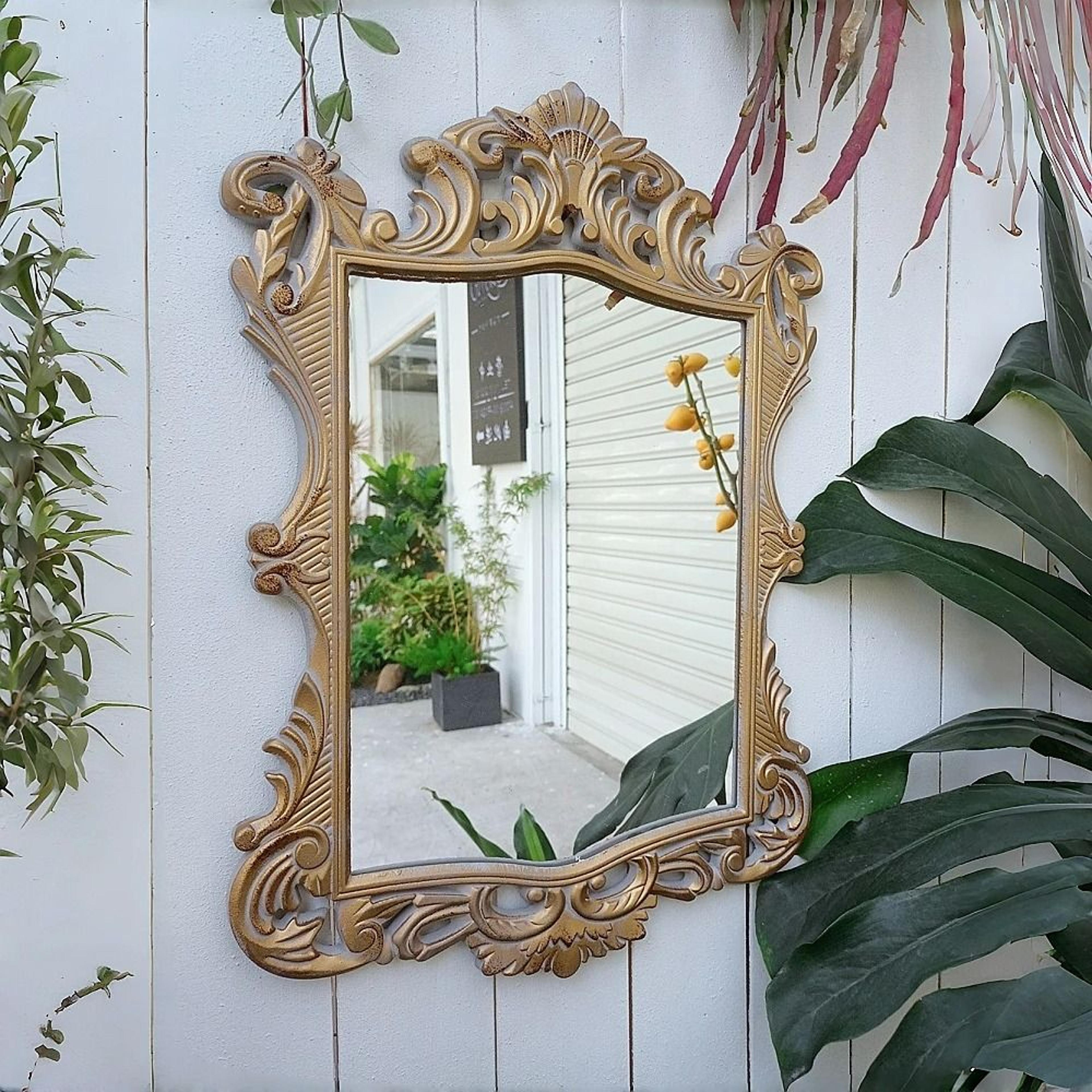 Classical French Retro Relief Wall Decorative Mirror 2