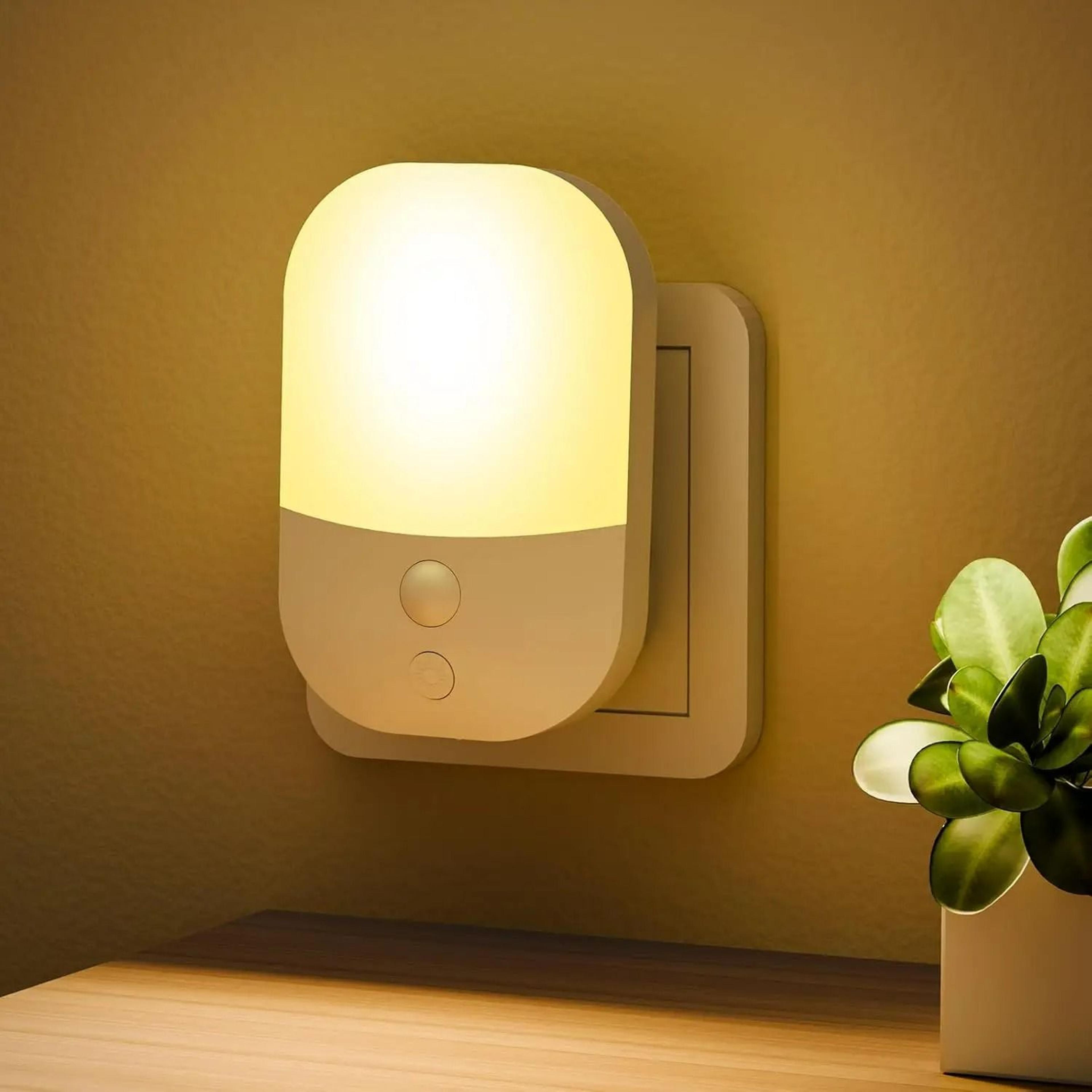 PlugIn LED Night Light With DusktoDawn Twilight Sensor 1