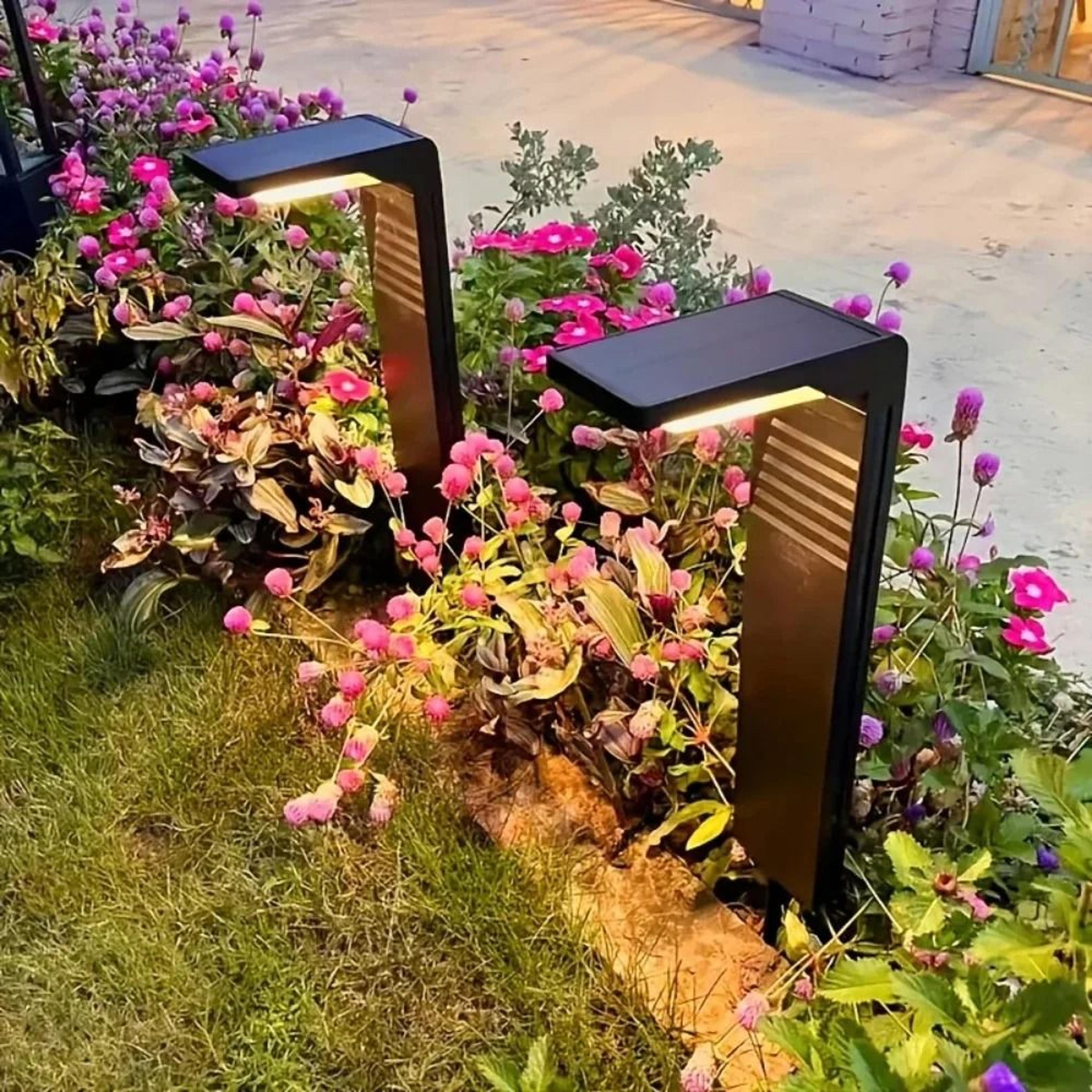 Solar Outdoor LED Pathway  Garden Stake Light 4