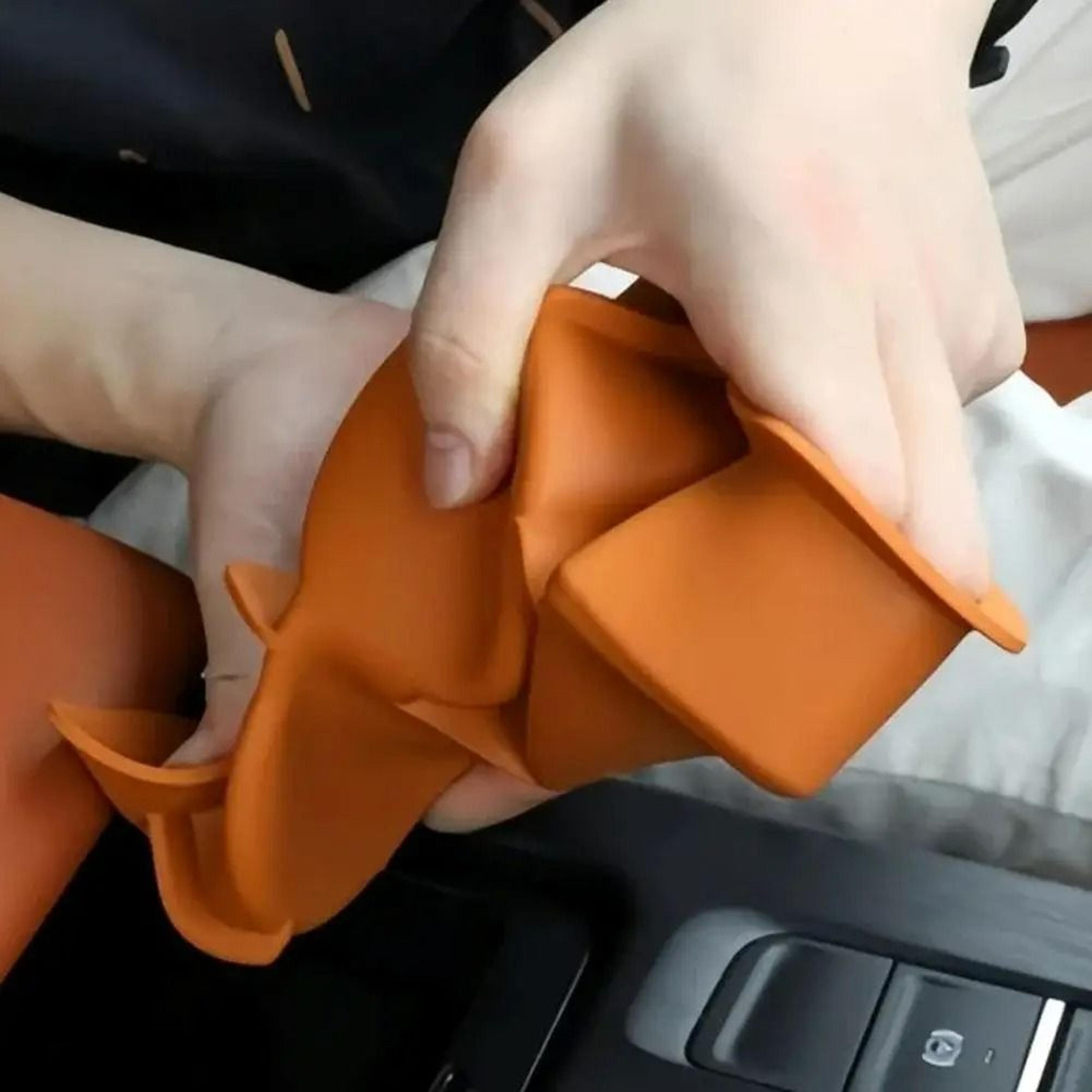 Center Console Armrest Storage Box Silicone Insert Mat For HAVAL H9 2