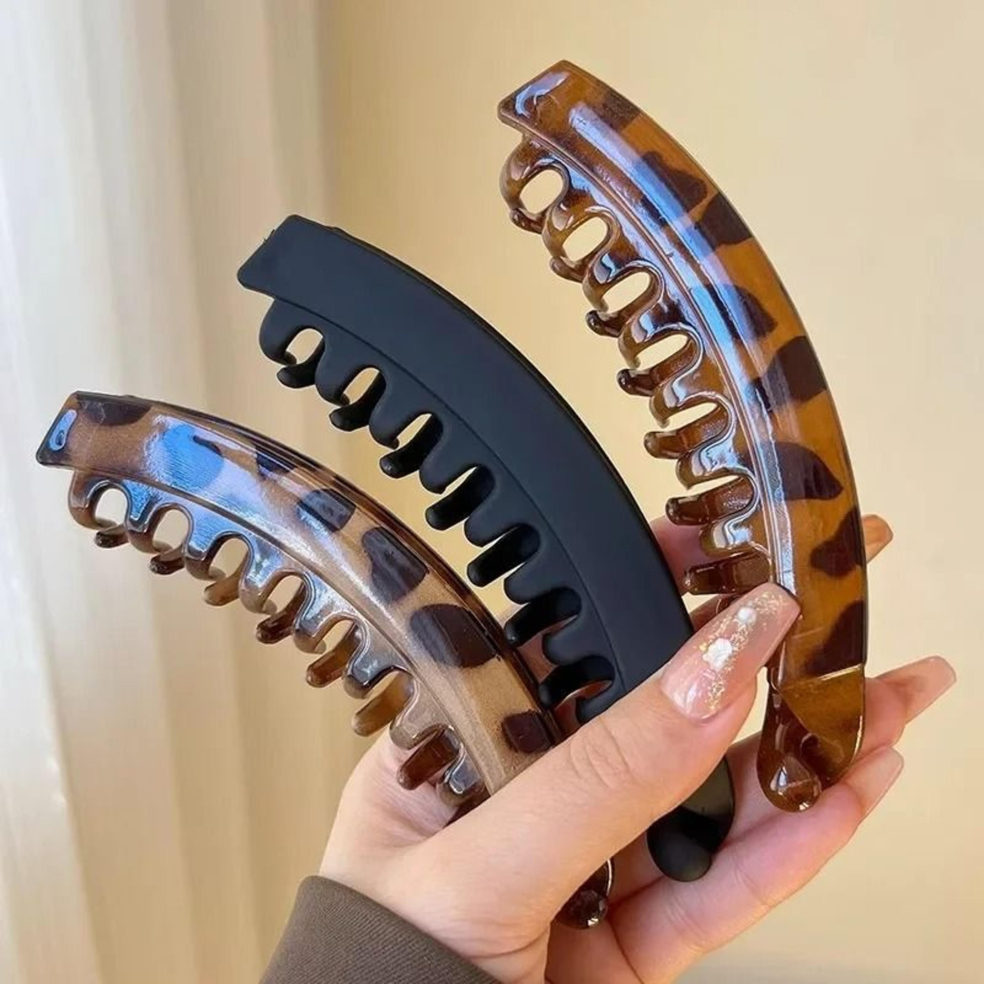 classic solid-color fish-shaped banana hair clip
