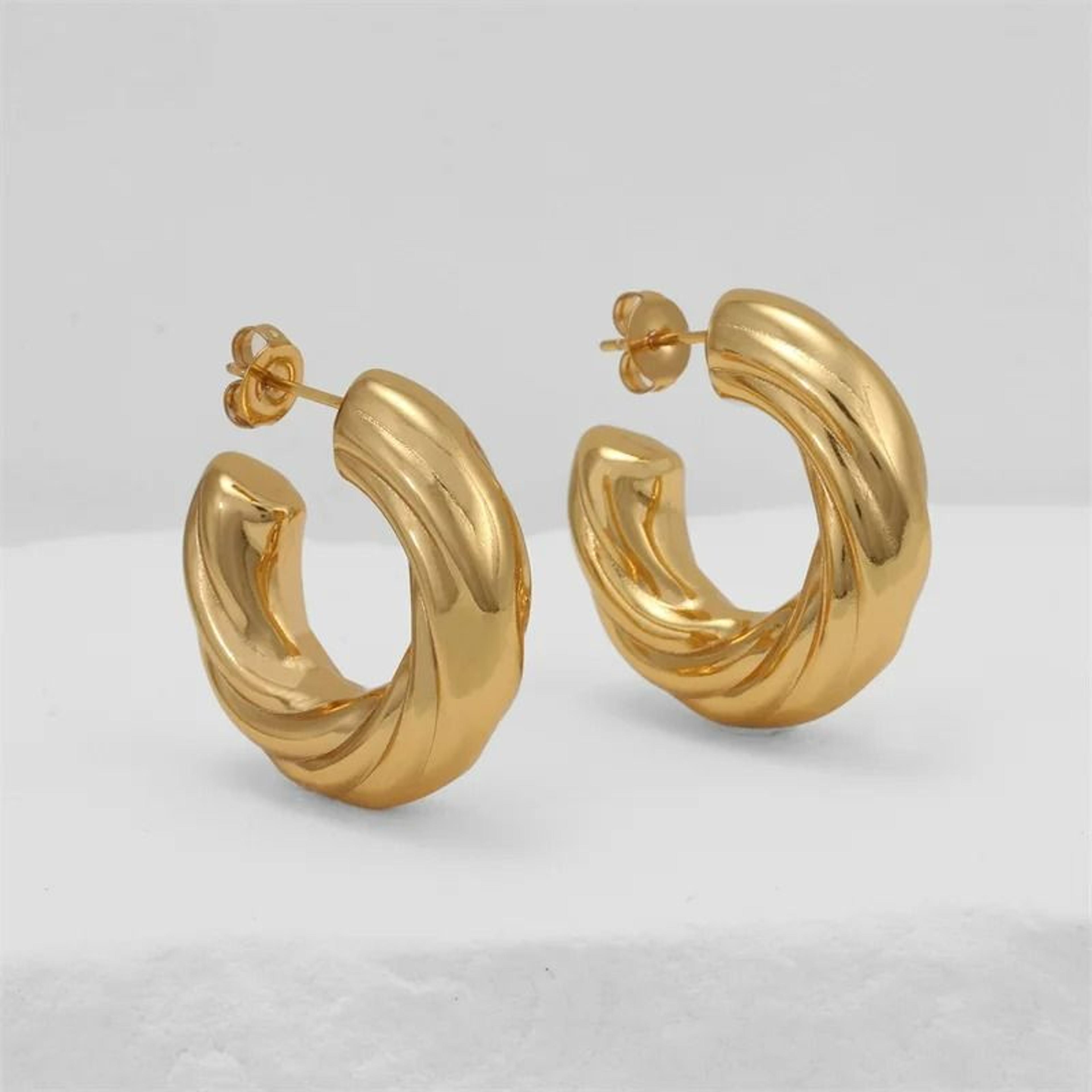 chic stainless steel twisted hollow hoop earrings