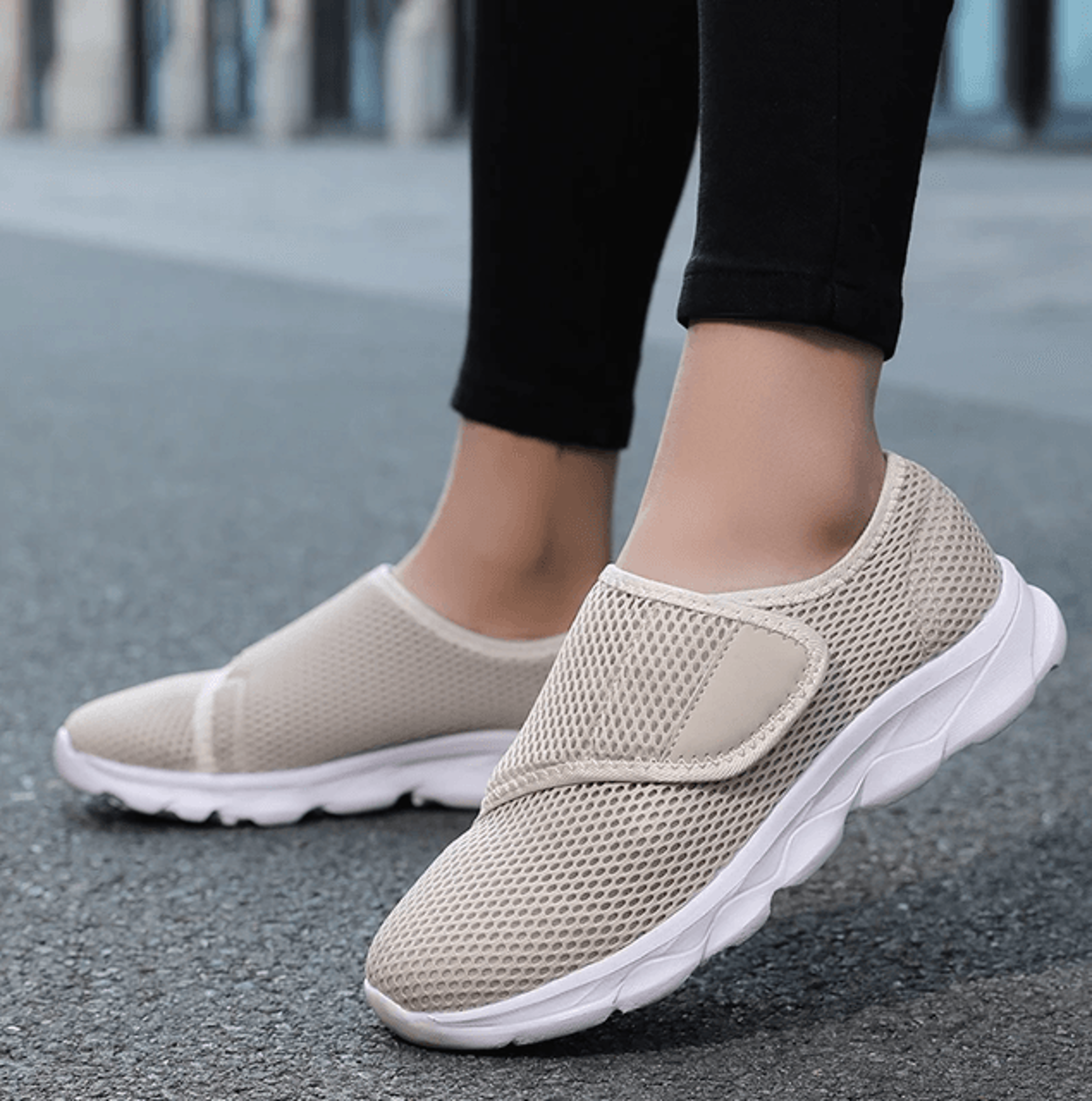 OrthoEase Adjustable Diabetic Walking Shoes For Wide And Swollen Feet 3