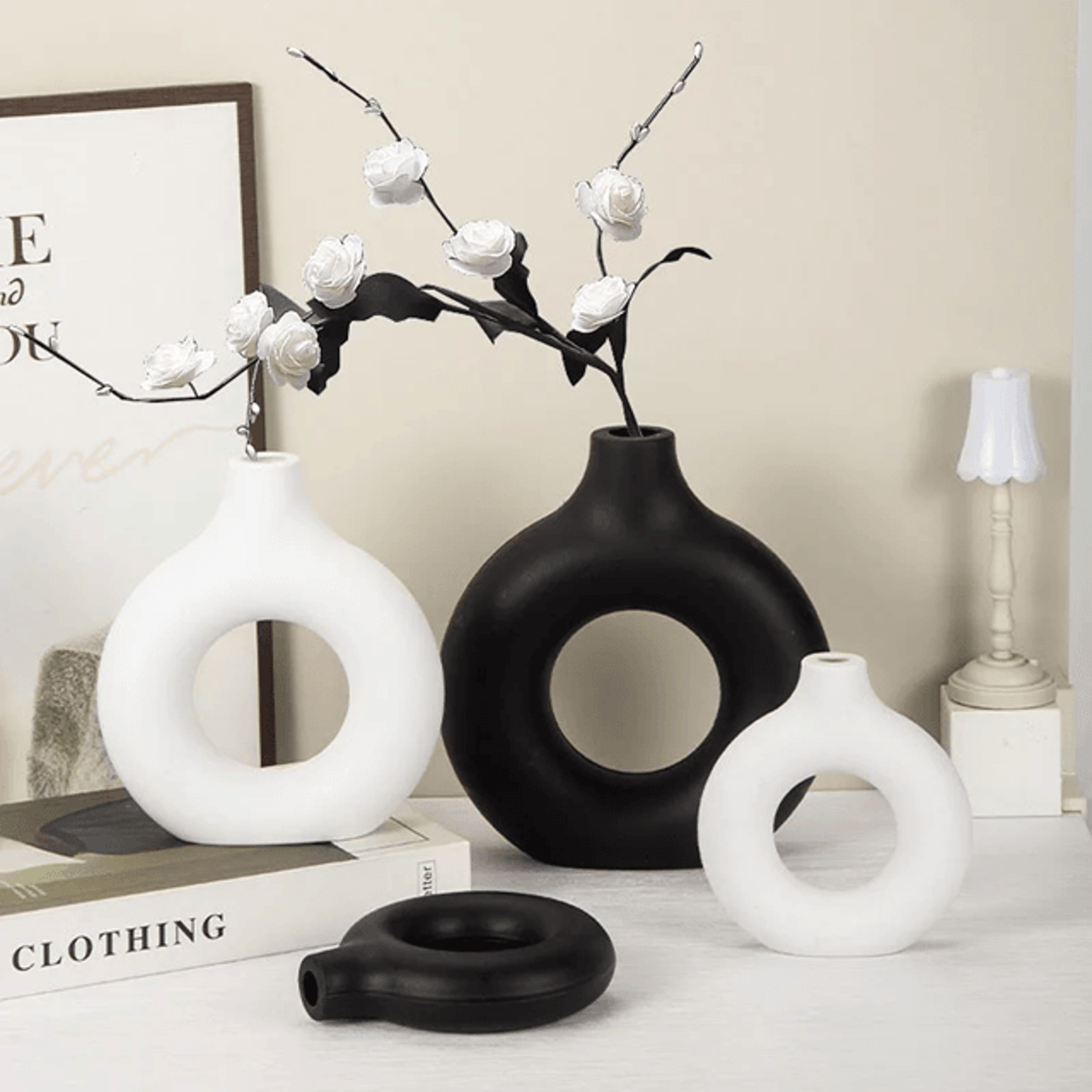 Modern Donut Circle Flower Vase 0