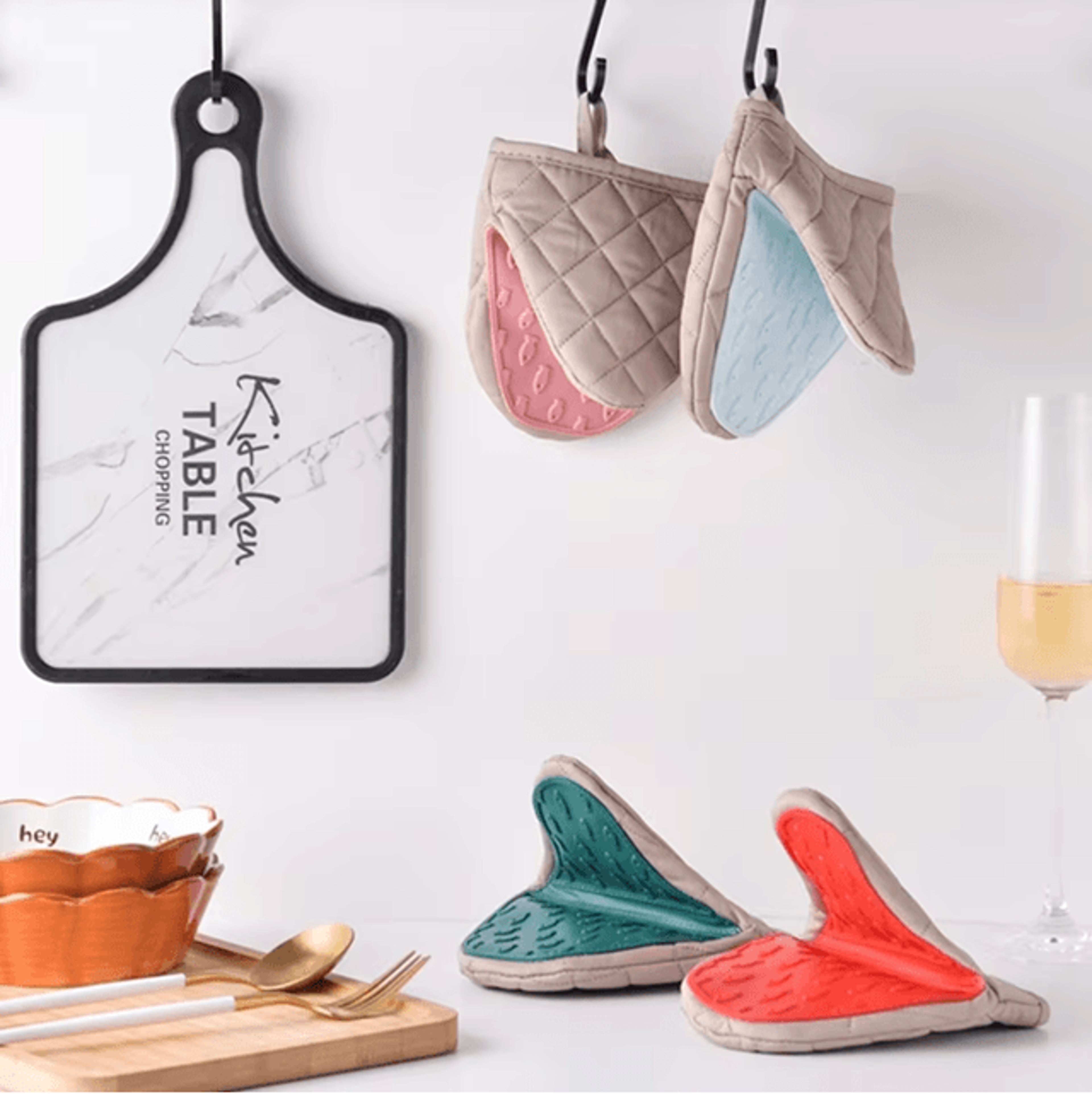 Silicone Fish Shaped Heat Resistant Oven Glove 1