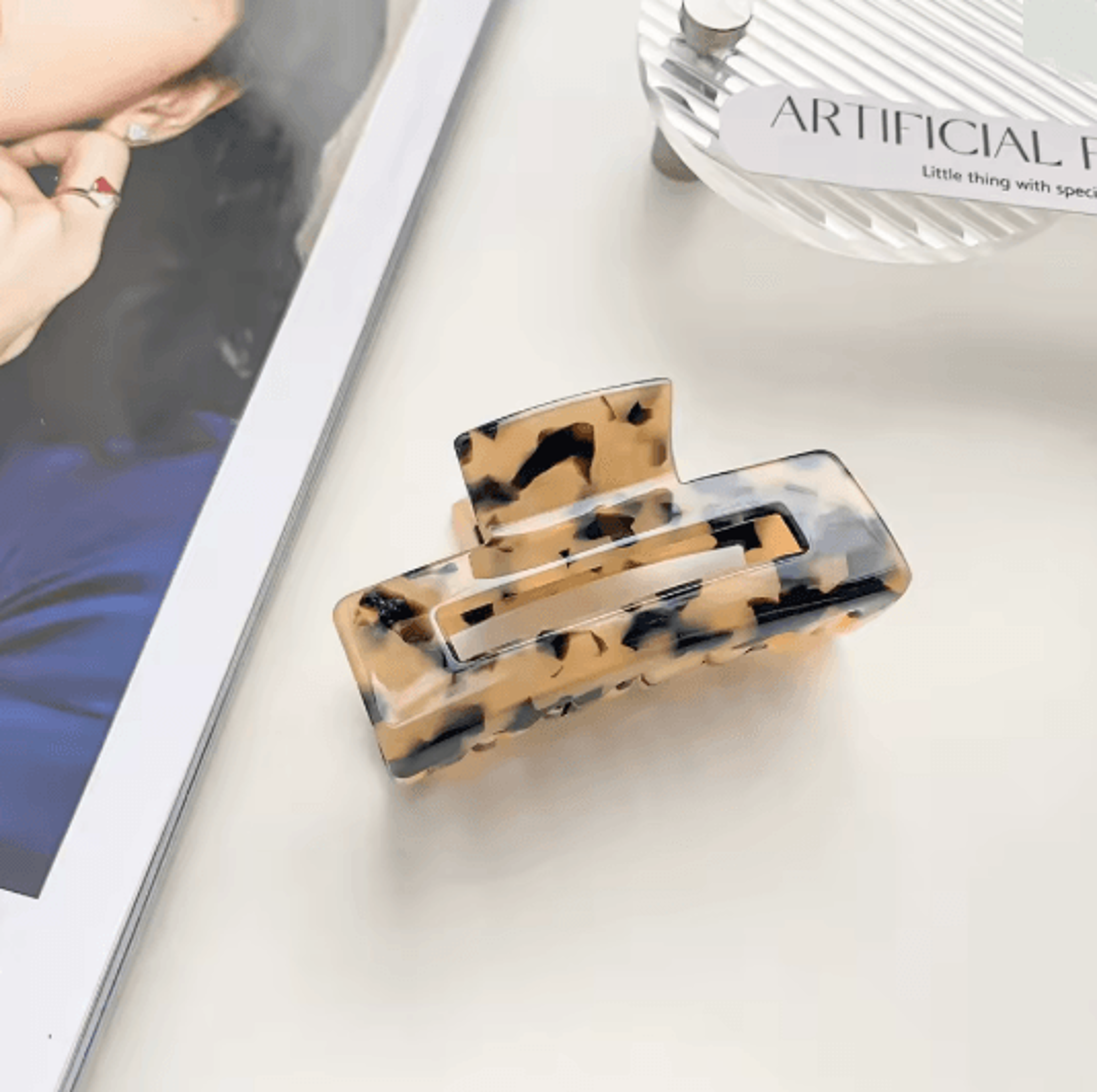 Vintage Tortoiseshell Hair Claw Clip For Women 2