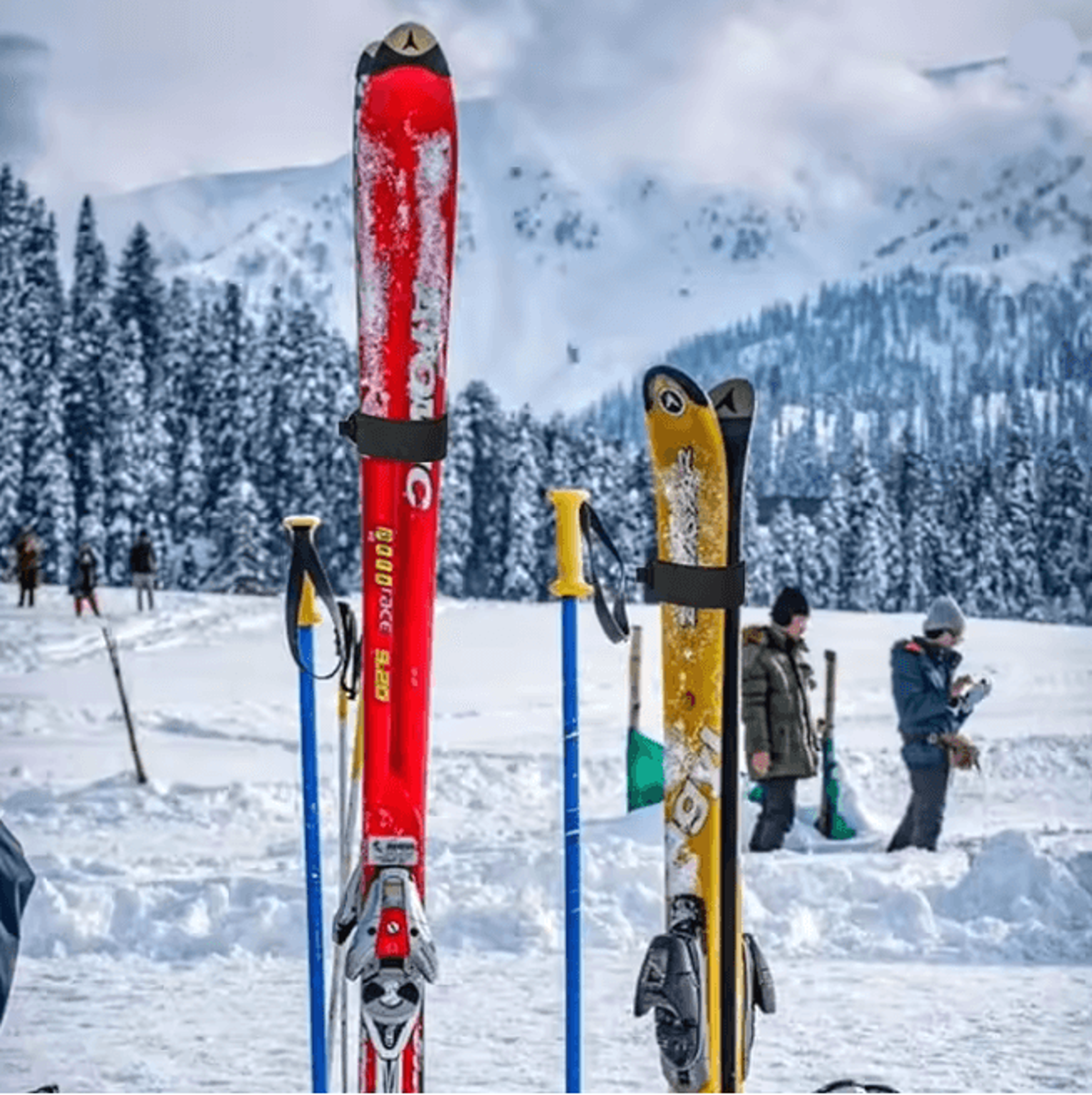 Adjustable Ski Fastener Straps With Protective Pads For Carrying Skis 2