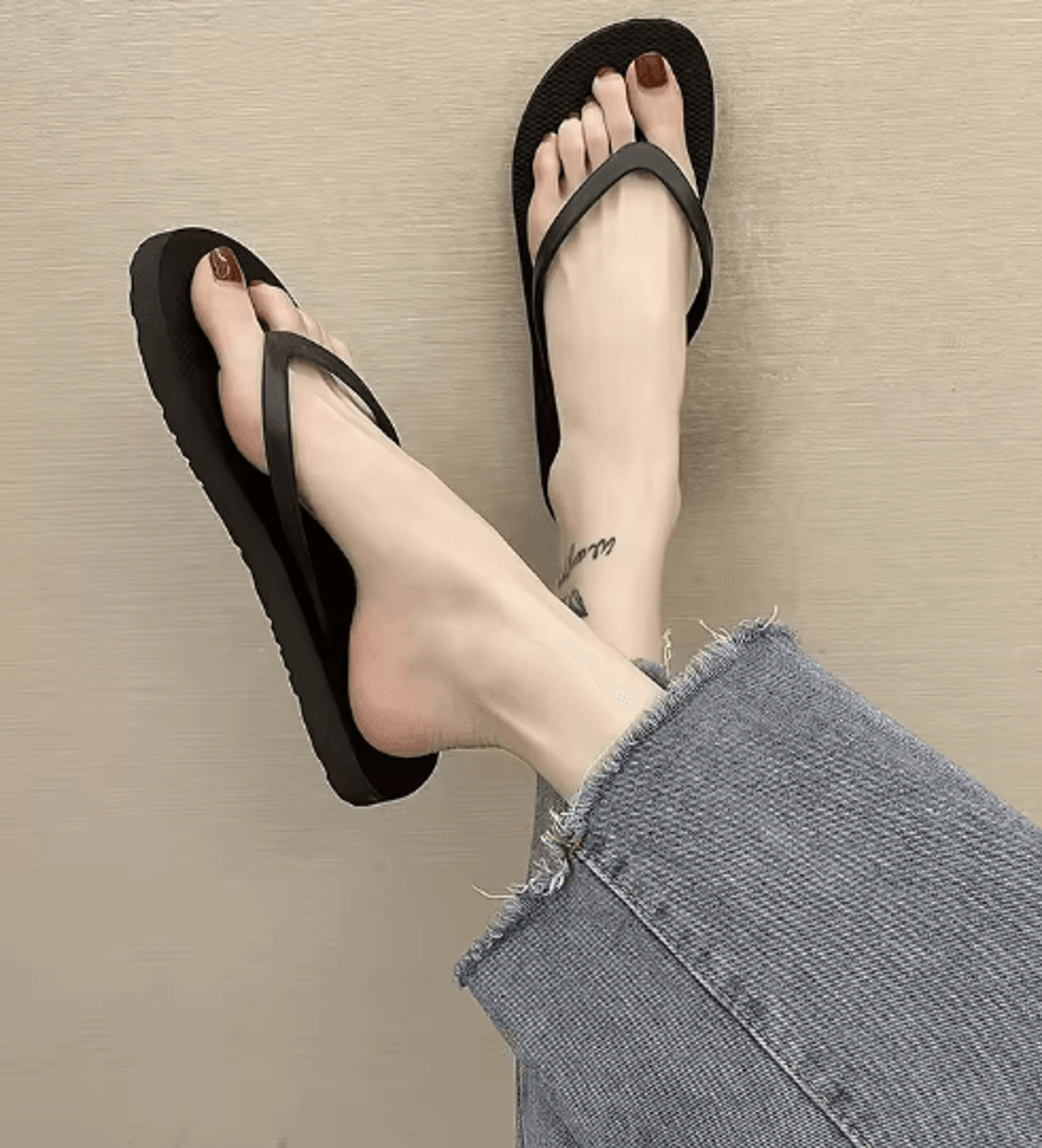 ComfyStep Women Flat Flip Flops Indoor Summer Slippers 3