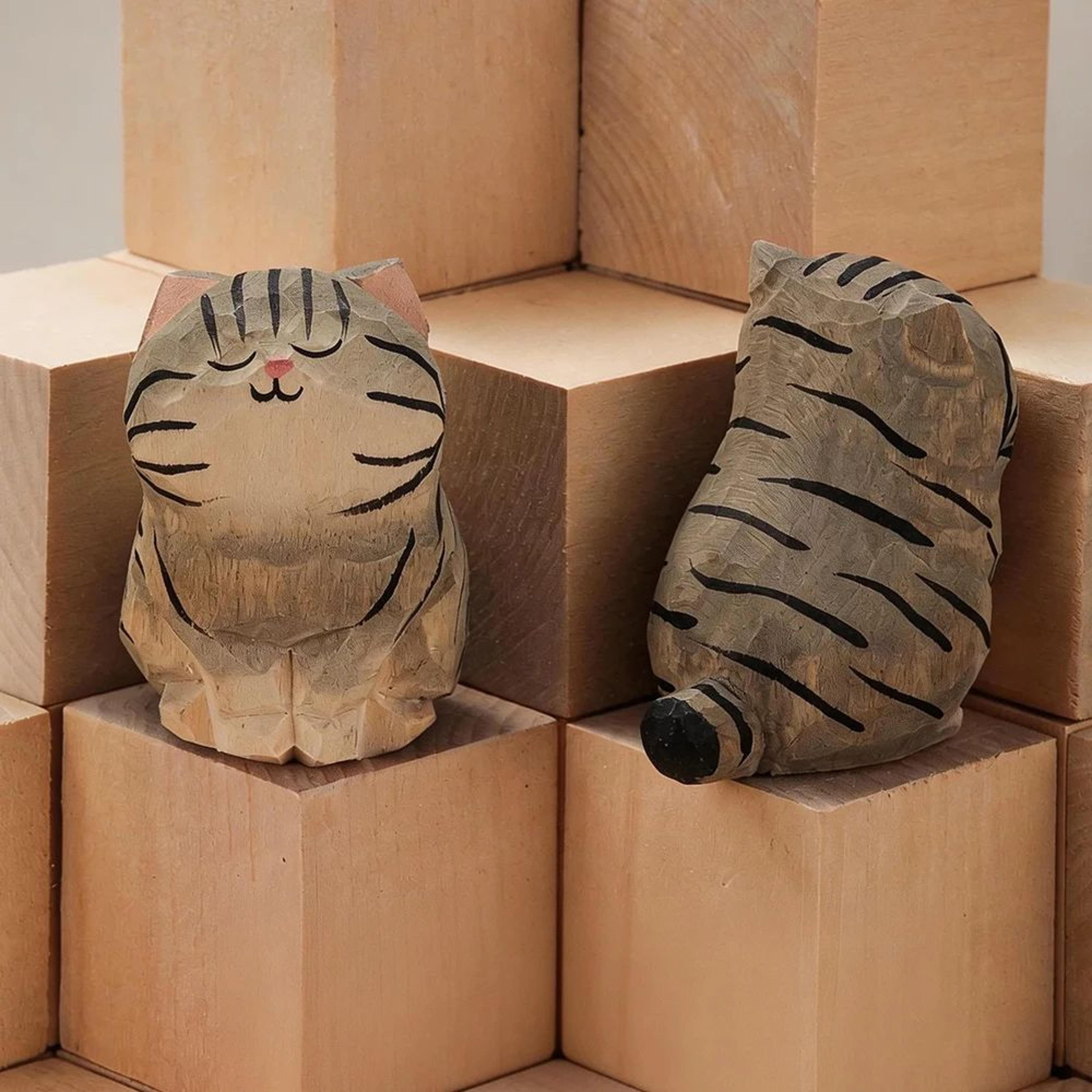 Hand Carved Wooden Cat Figurine Cute Kitten Desk Decor For Home And Car Styling 10