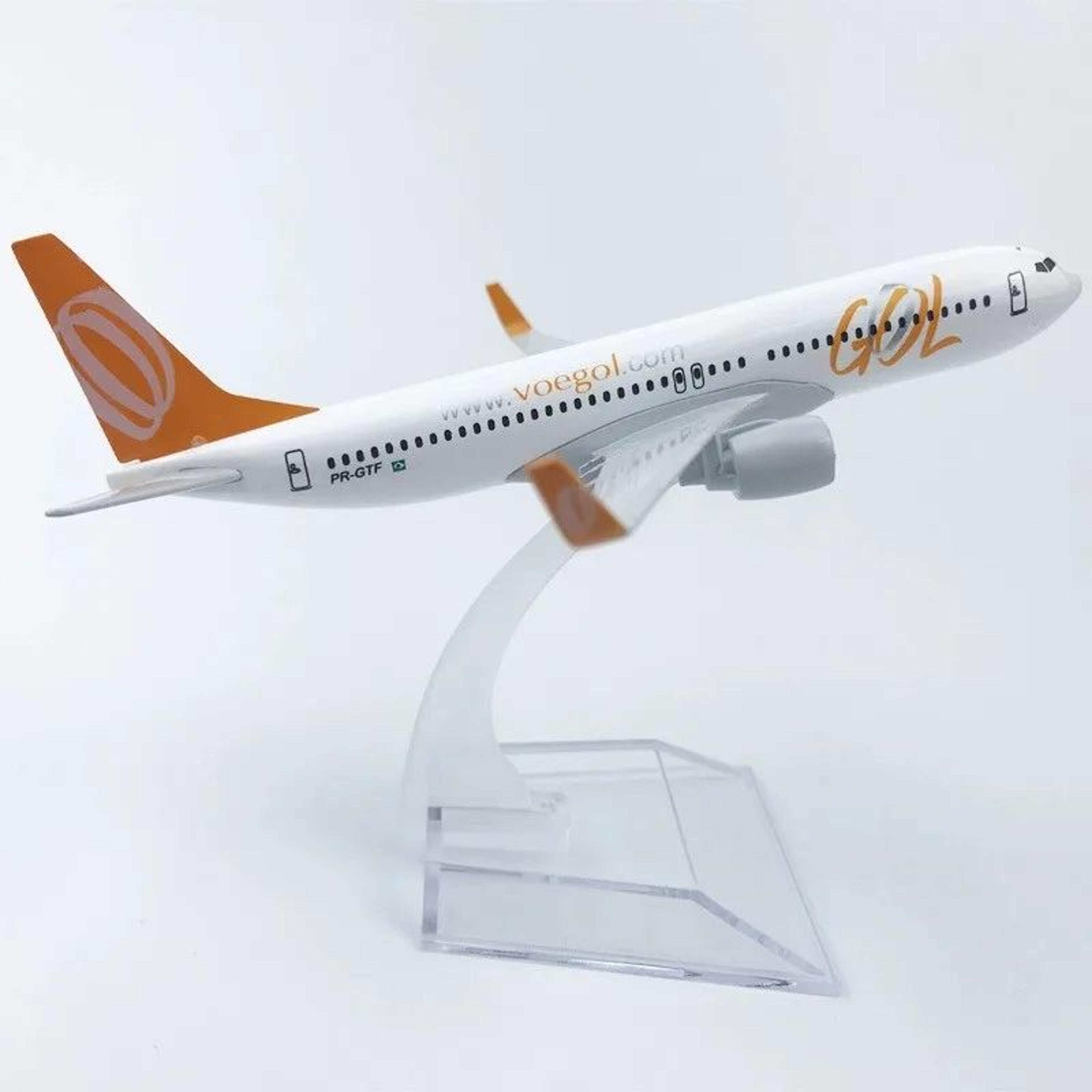 6 Inch Diecast Passenger Airplane Model 8