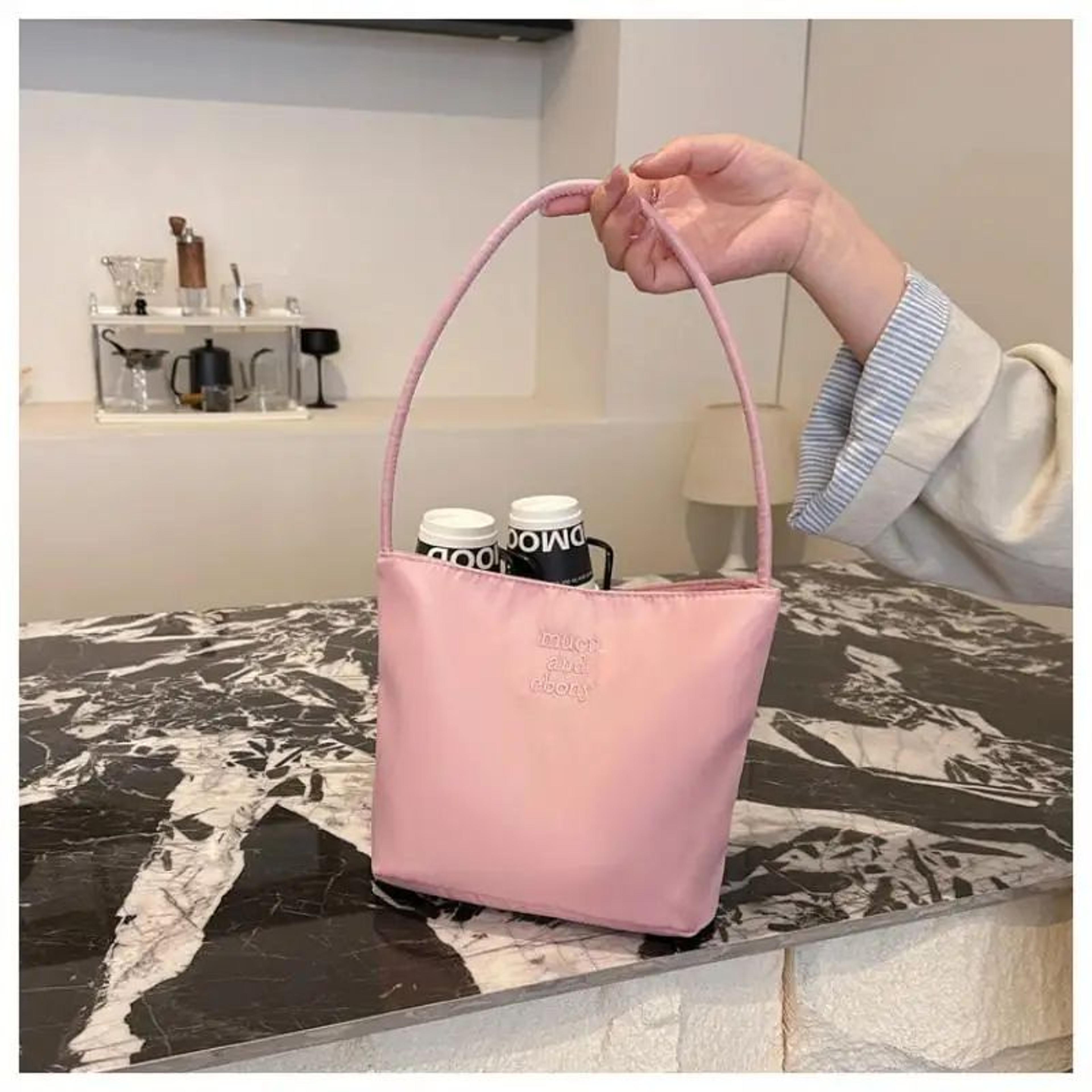 High Capacity Waterproof Shoulder Bag 4
